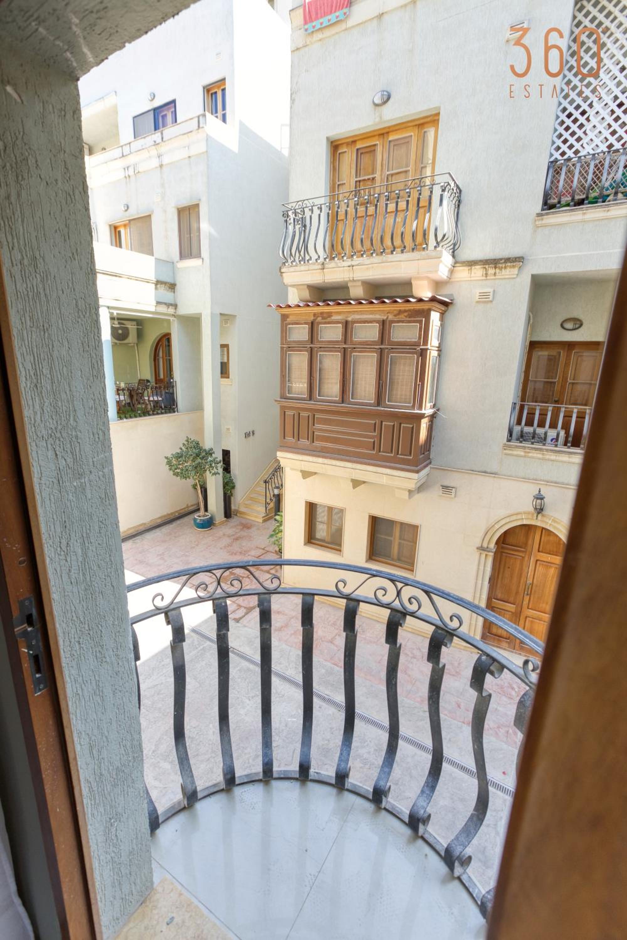 Cosy & Stylish 3BR home in the heart of St'Julians by 360 Estates photo 3