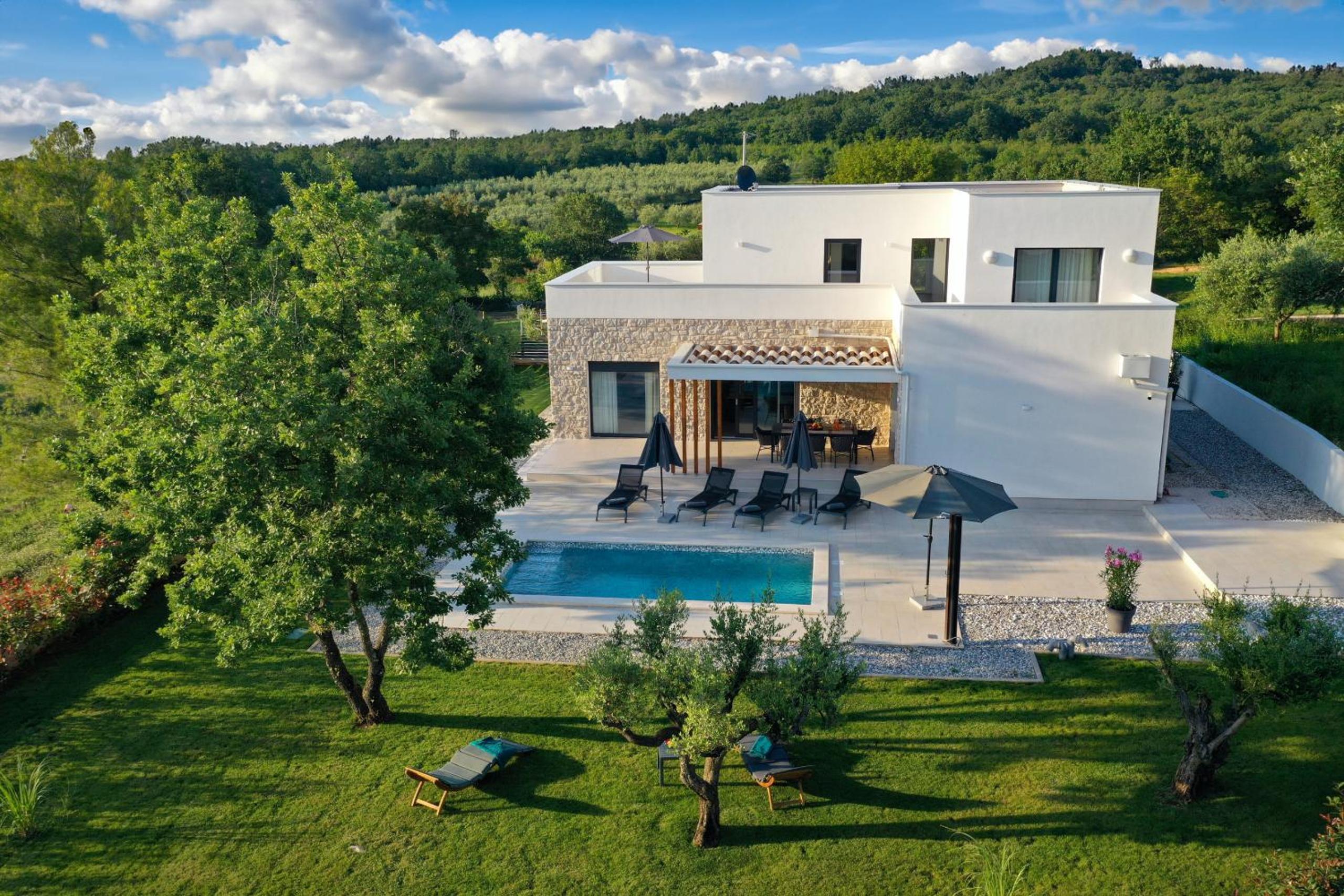 Villa Zanetta pet friendly near Poreč for 6 people with sea view & private pool view 2
