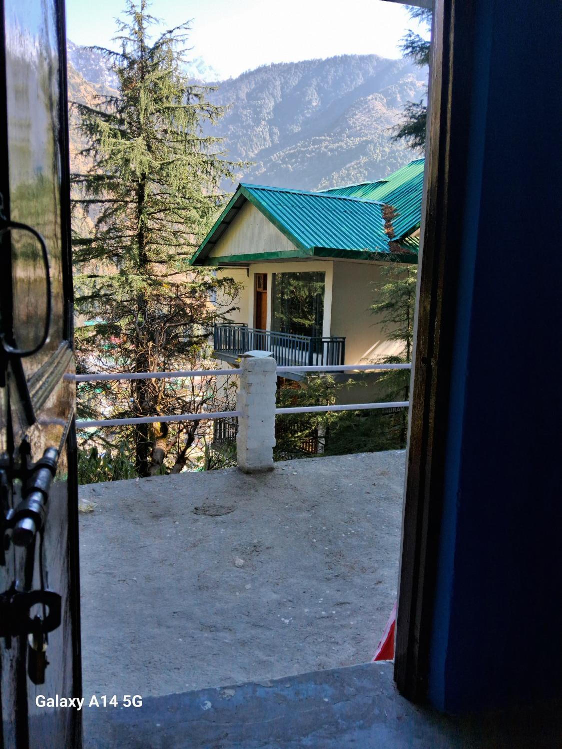 Himalayan Triund Trekking Hostel view 3