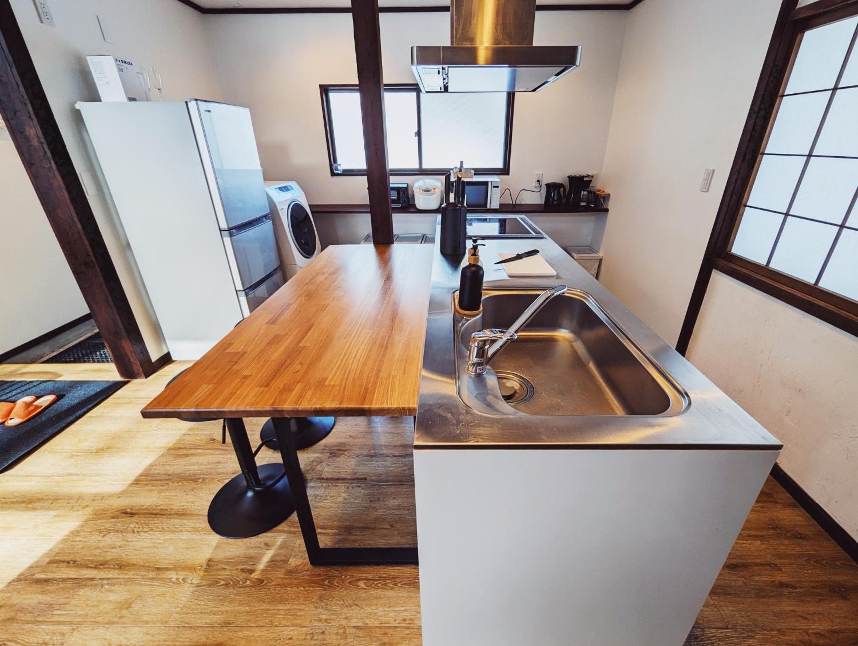 Suite 05 @ Vega Suites, Echoland view 4