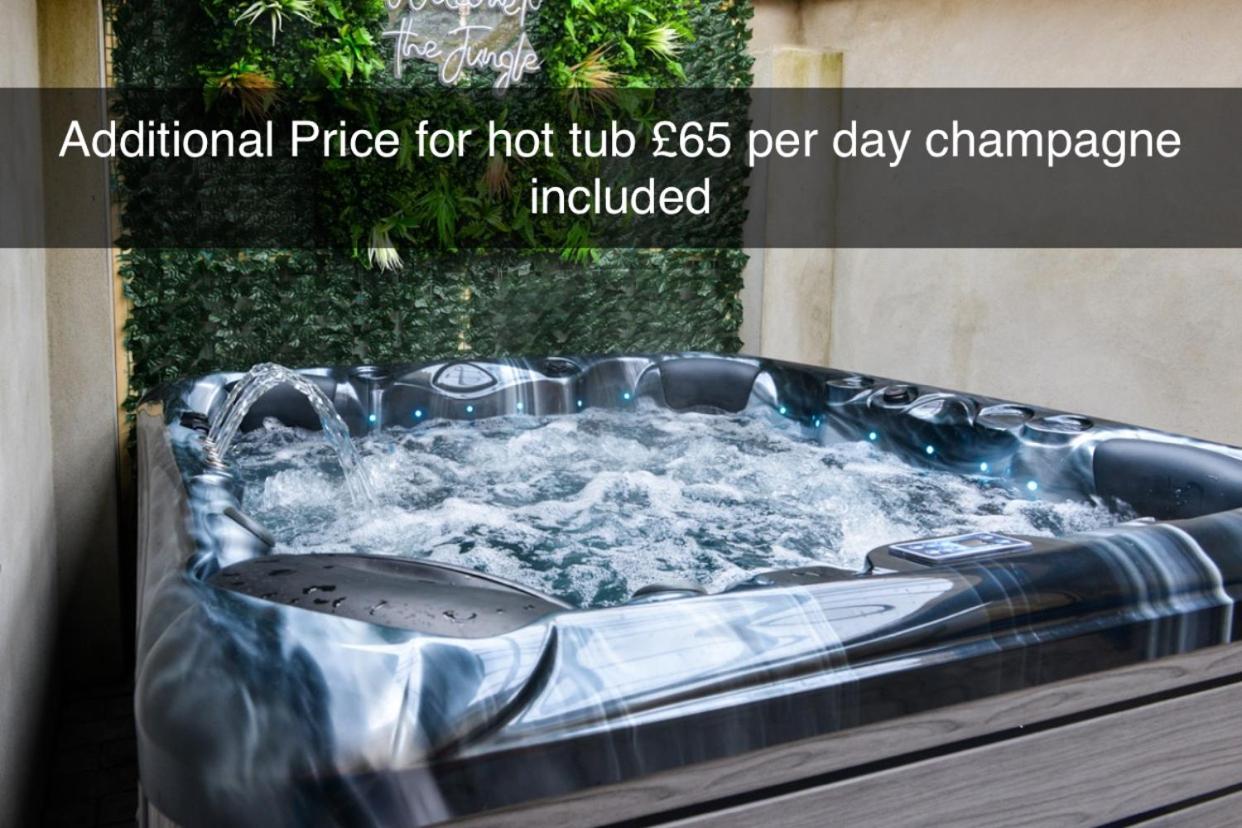 Esterville Apartments 1 and 2 bedrooms hot tub availability view 2