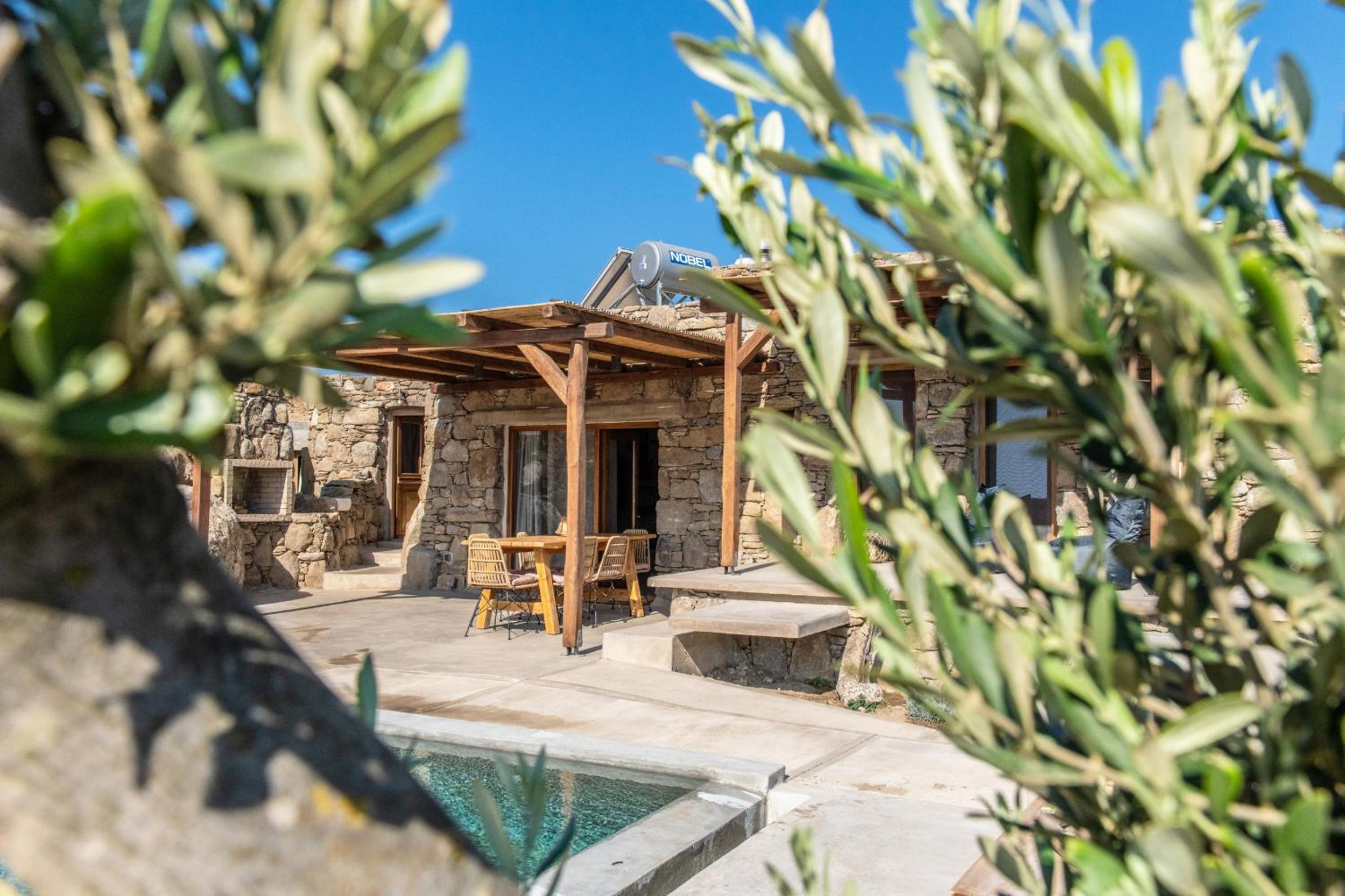 Hotel Lunar House ll - Image 1