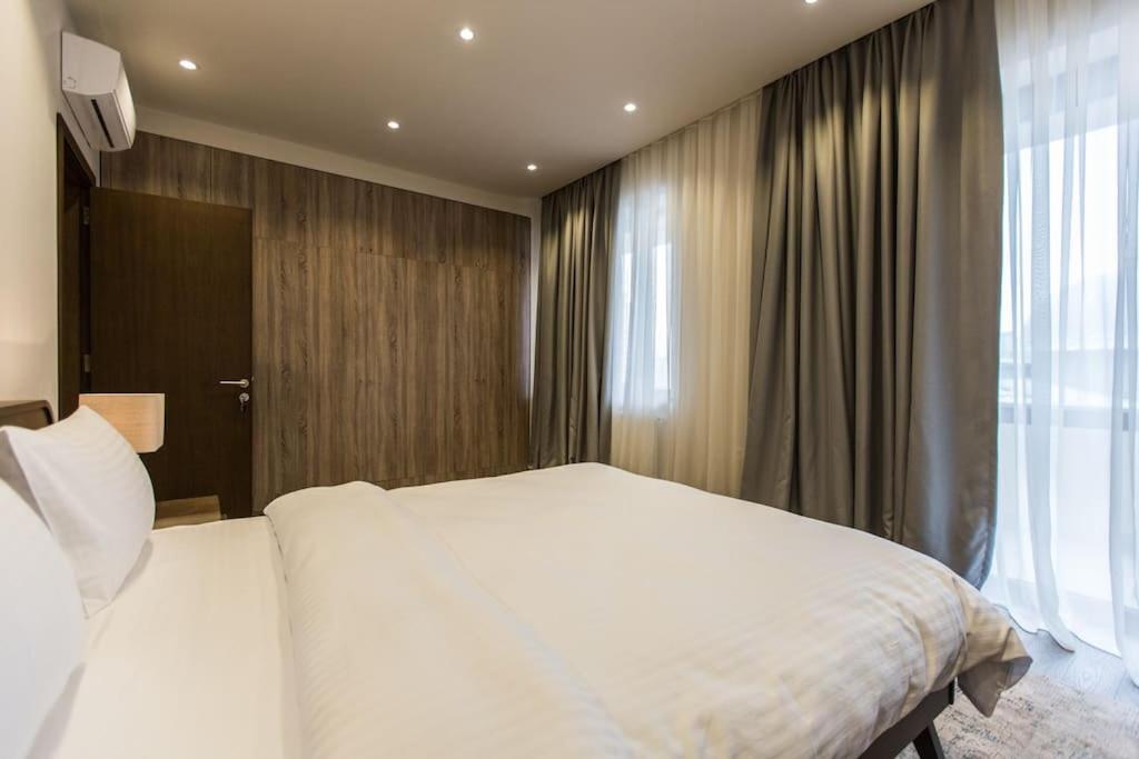 VIP 2-Bedroom Central Apartment - Families