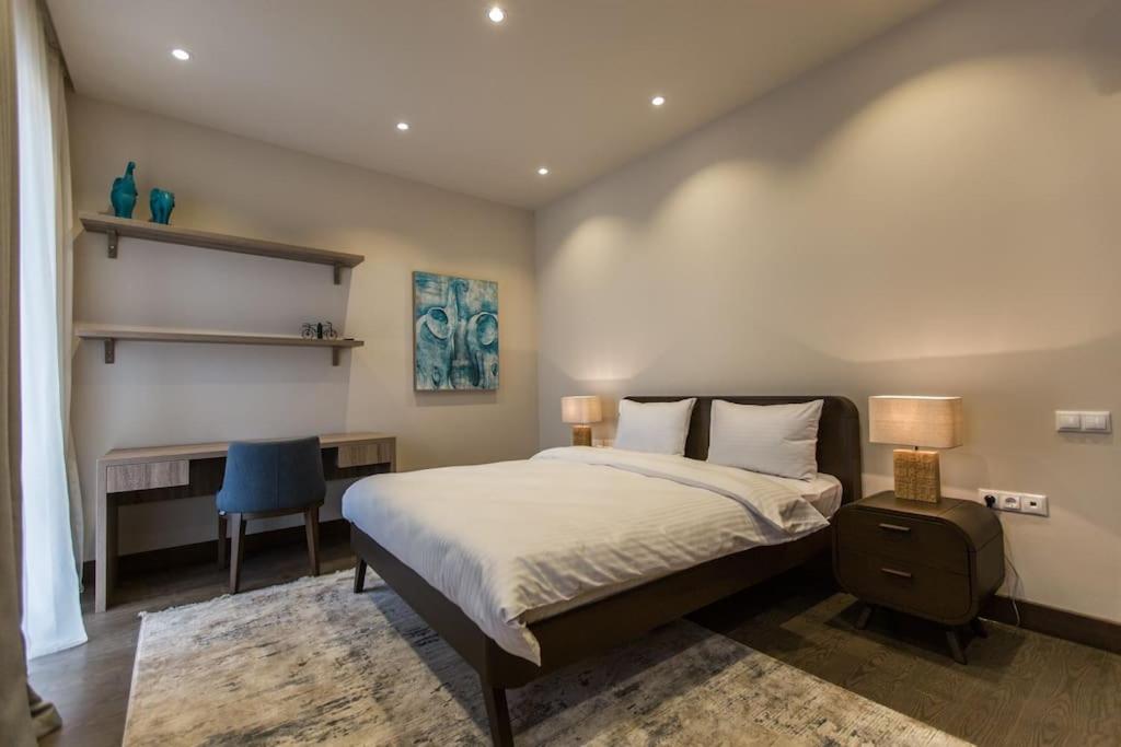 VIP 2-Bedroom Central Apartment - Families