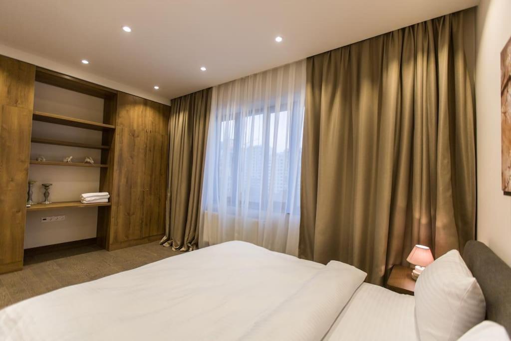 VIP 2-Bedroom Central Apartment - Families