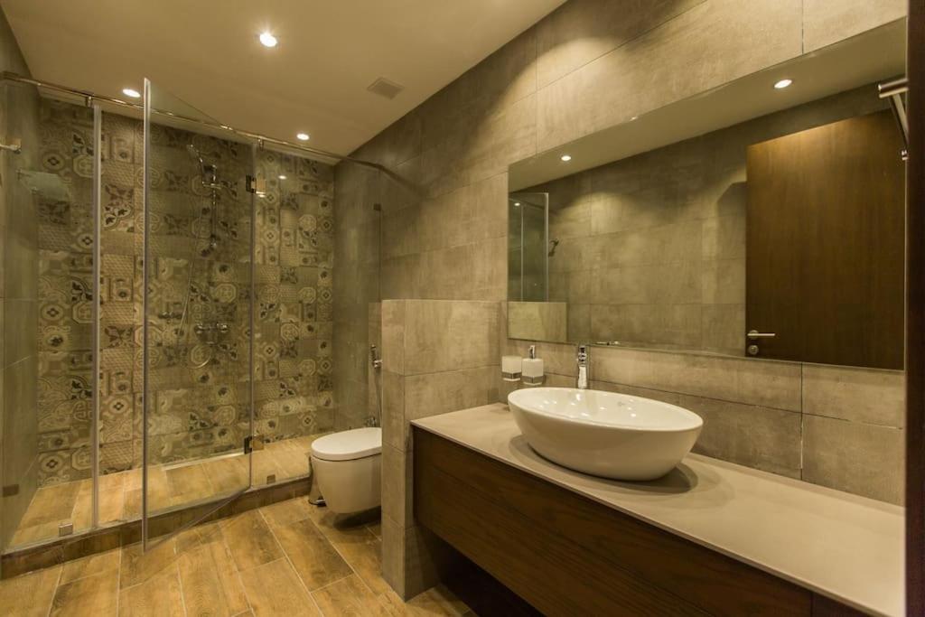 VIP 2-Bedroom Central Apartment - Families