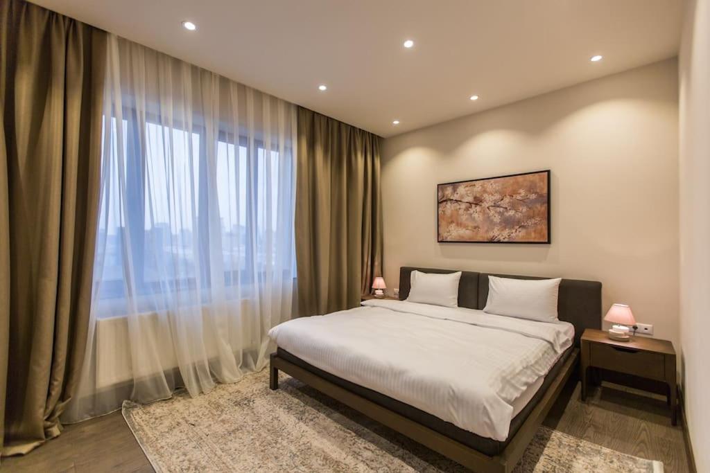 VIP 2-Bedroom Central Apartment - Families
