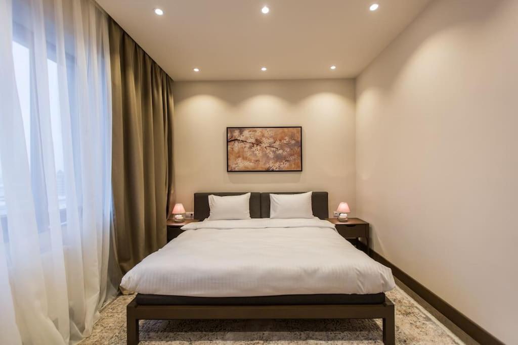 VIP 2-Bedroom Central Apartment - Families