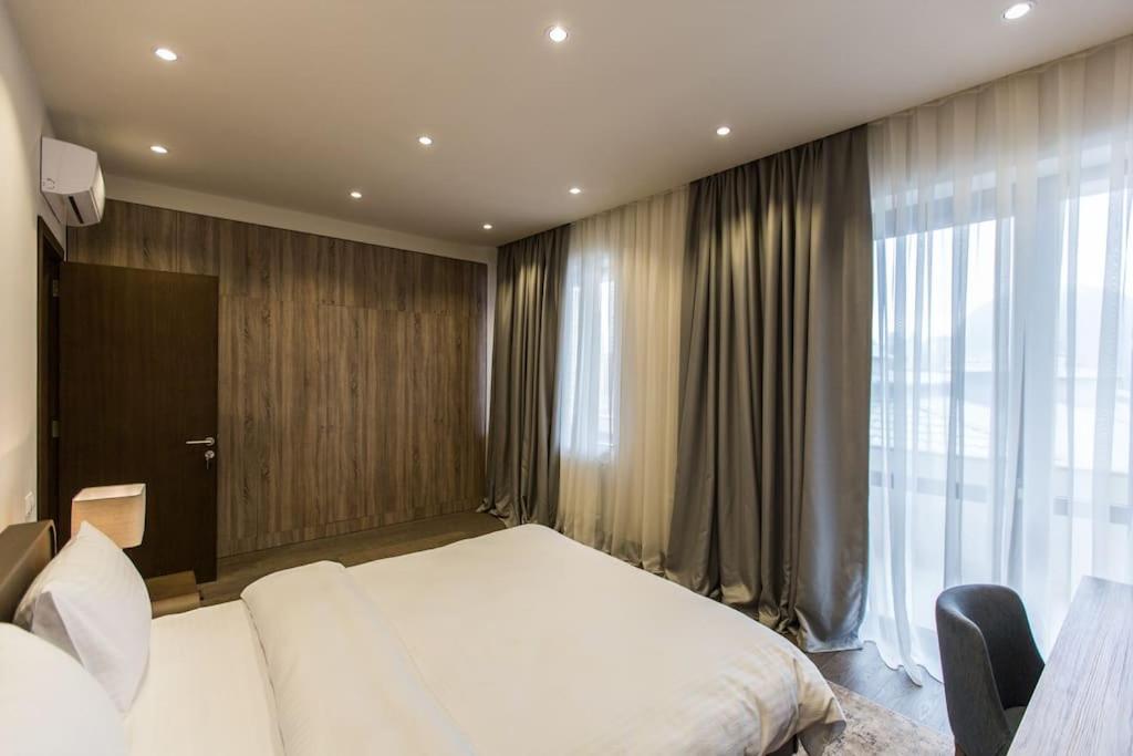 VIP 2-Bedroom Central Apartment - Families