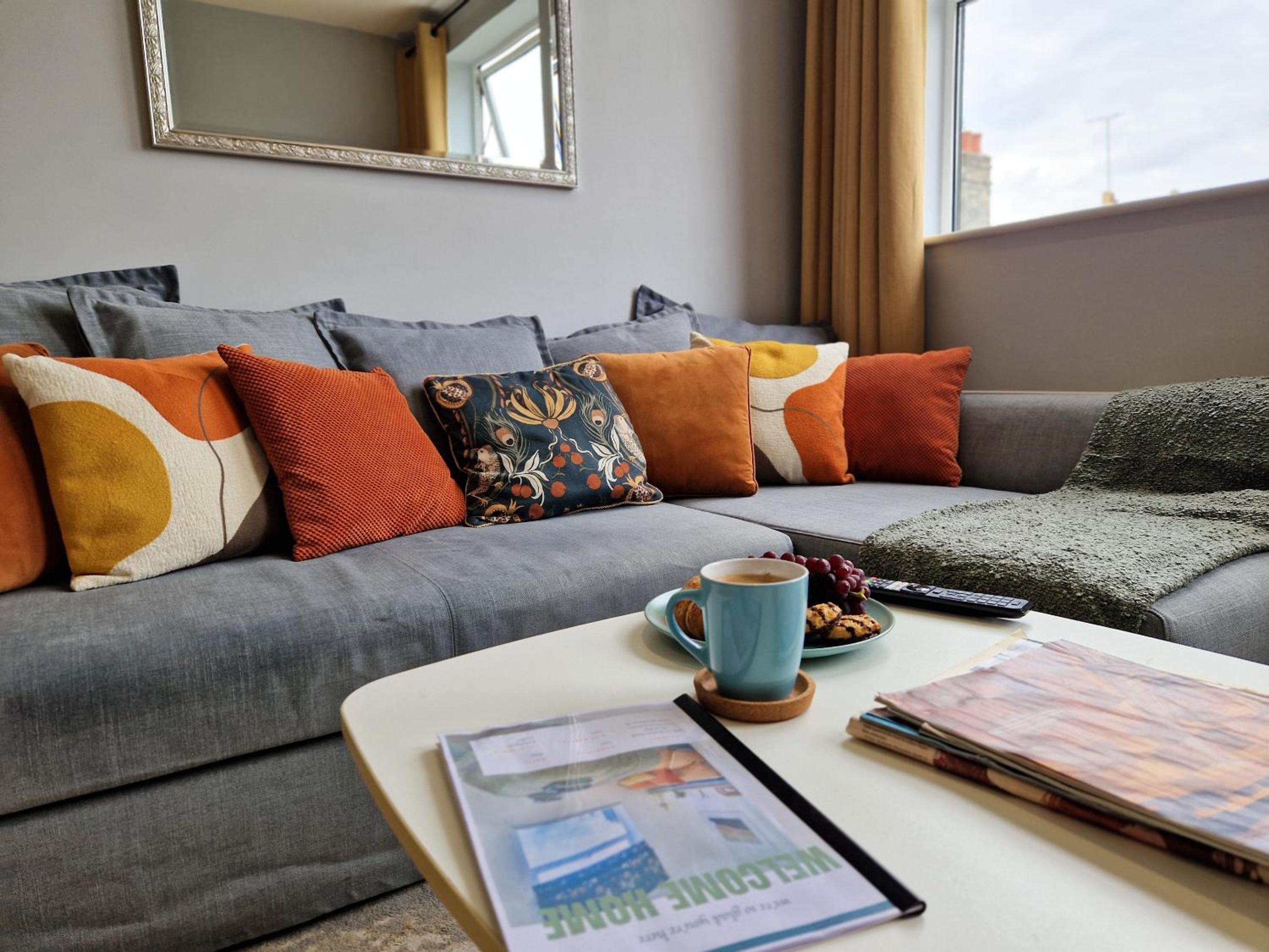 1-bed apartment, Close to Kensington Olympia with Free Wi-Fi & Netflix