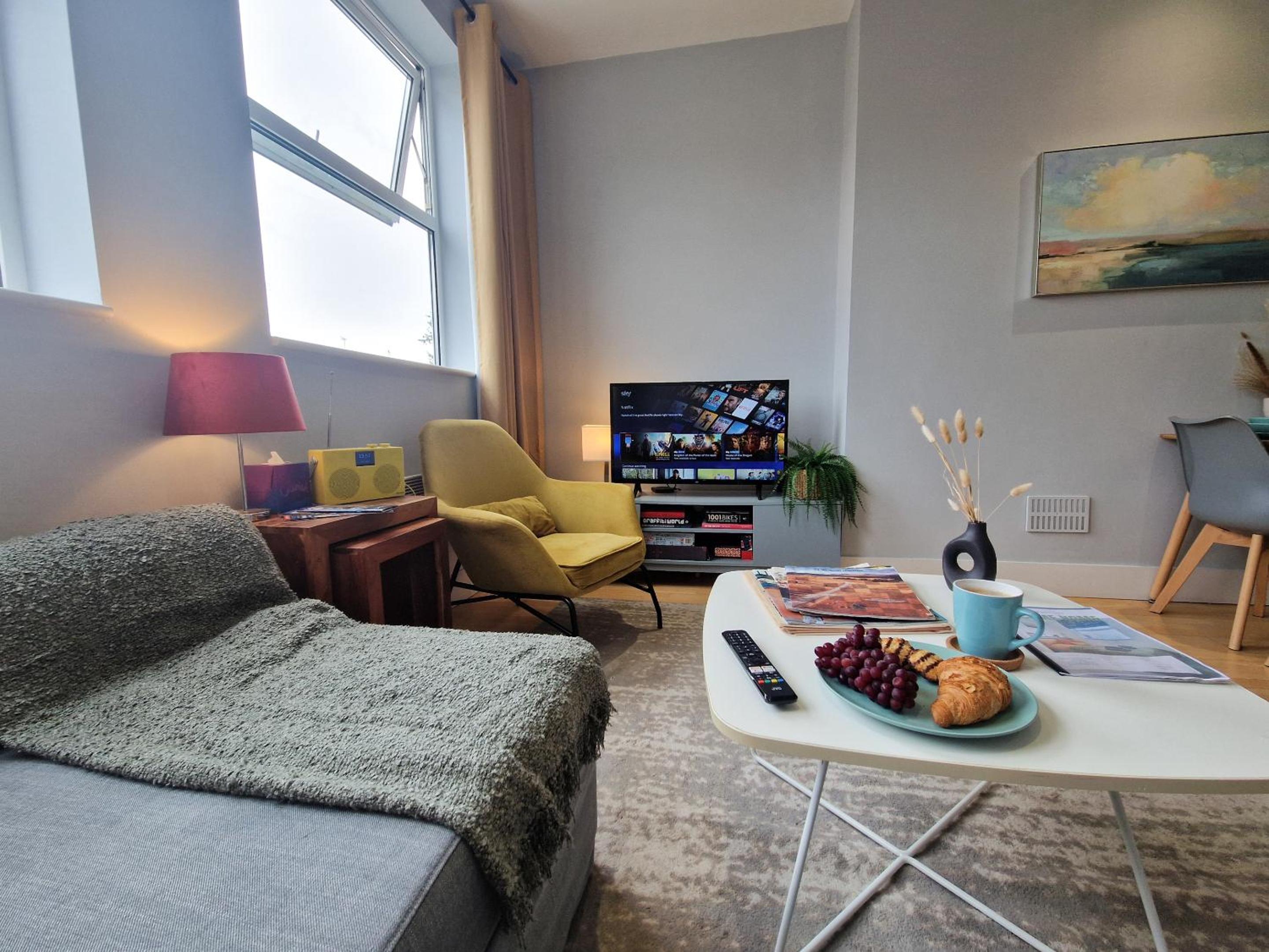 1-bed apartment, Close to Kensington Olympia with Free Wi-Fi & Netflix