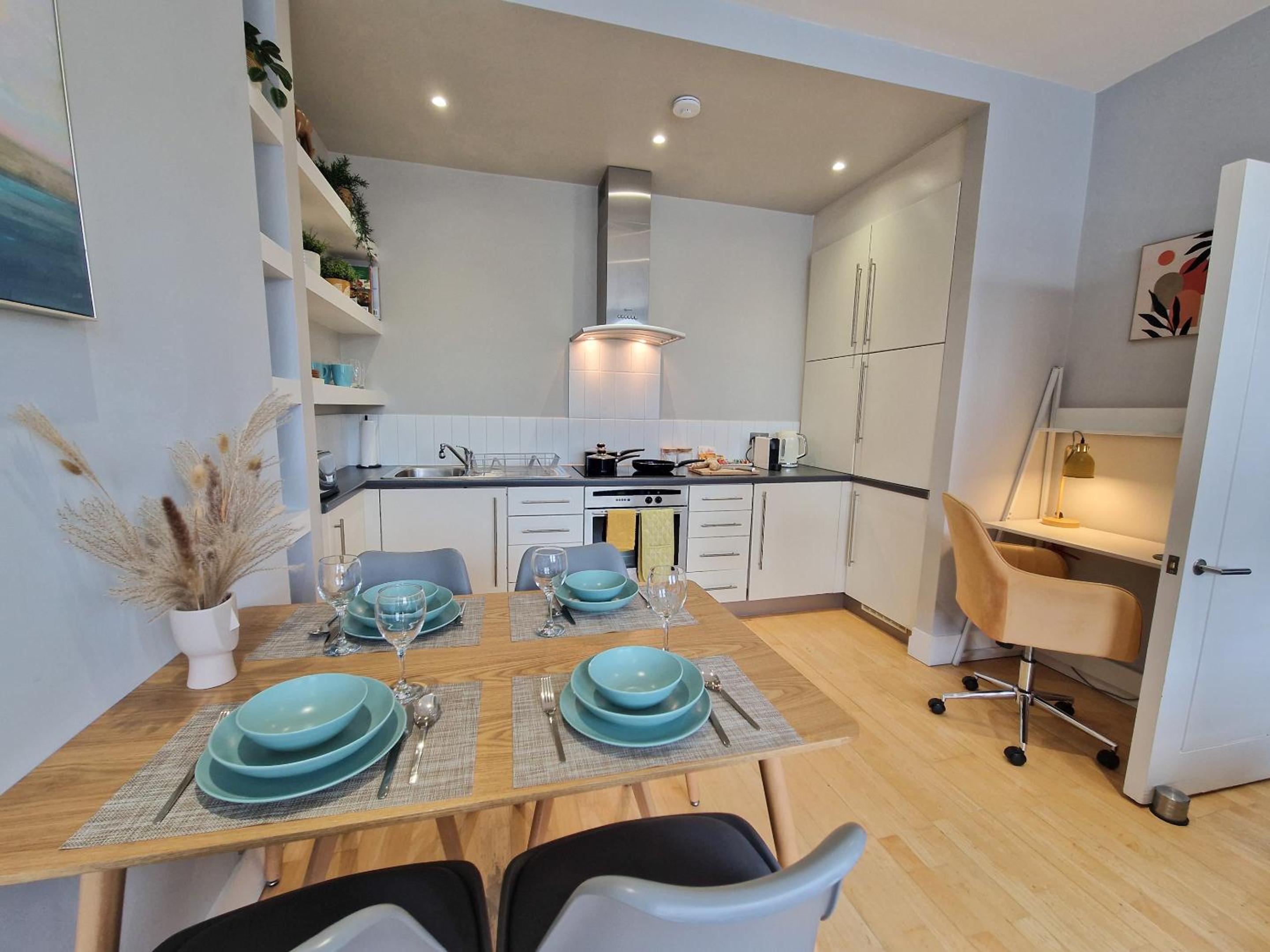 1-bed apartment, Close to Kensington Olympia with Free Wi-Fi & Netflix