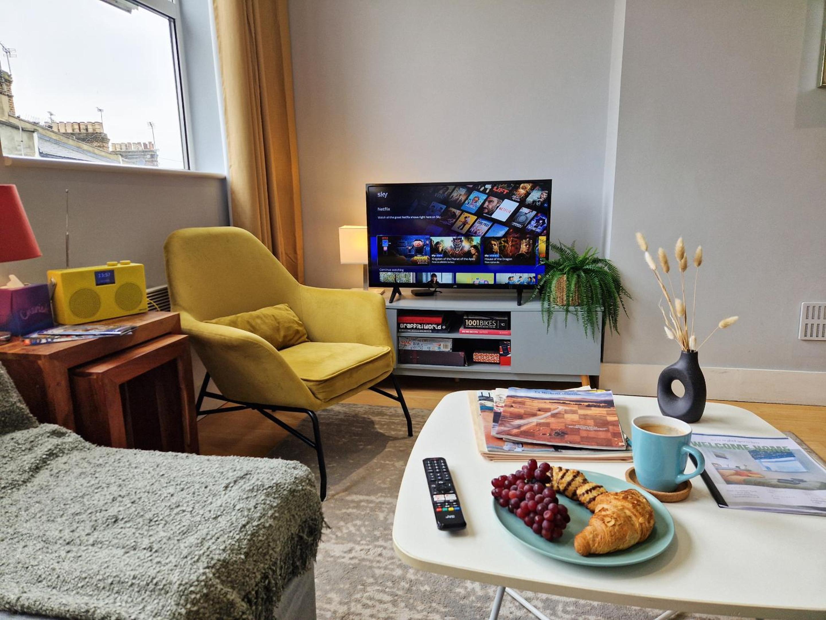 1-bed apartment, Close to Kensington Olympia with Free Wi-Fi & Netflix