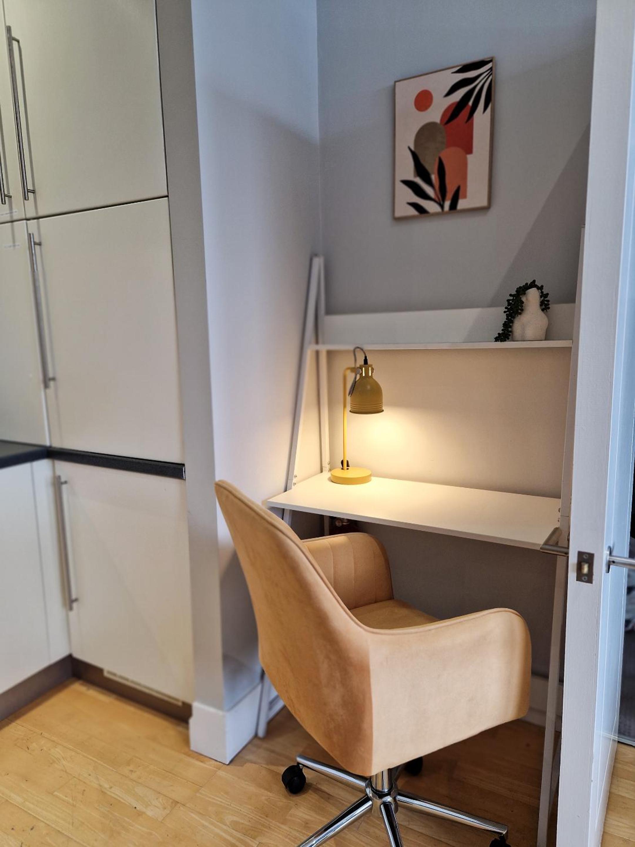1-bed apartment, Close to Kensington Olympia with Free Wi-Fi & Netflix