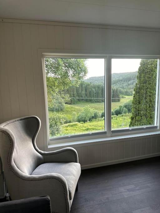 Gårdsidyll med Basseng rom 1 view 4