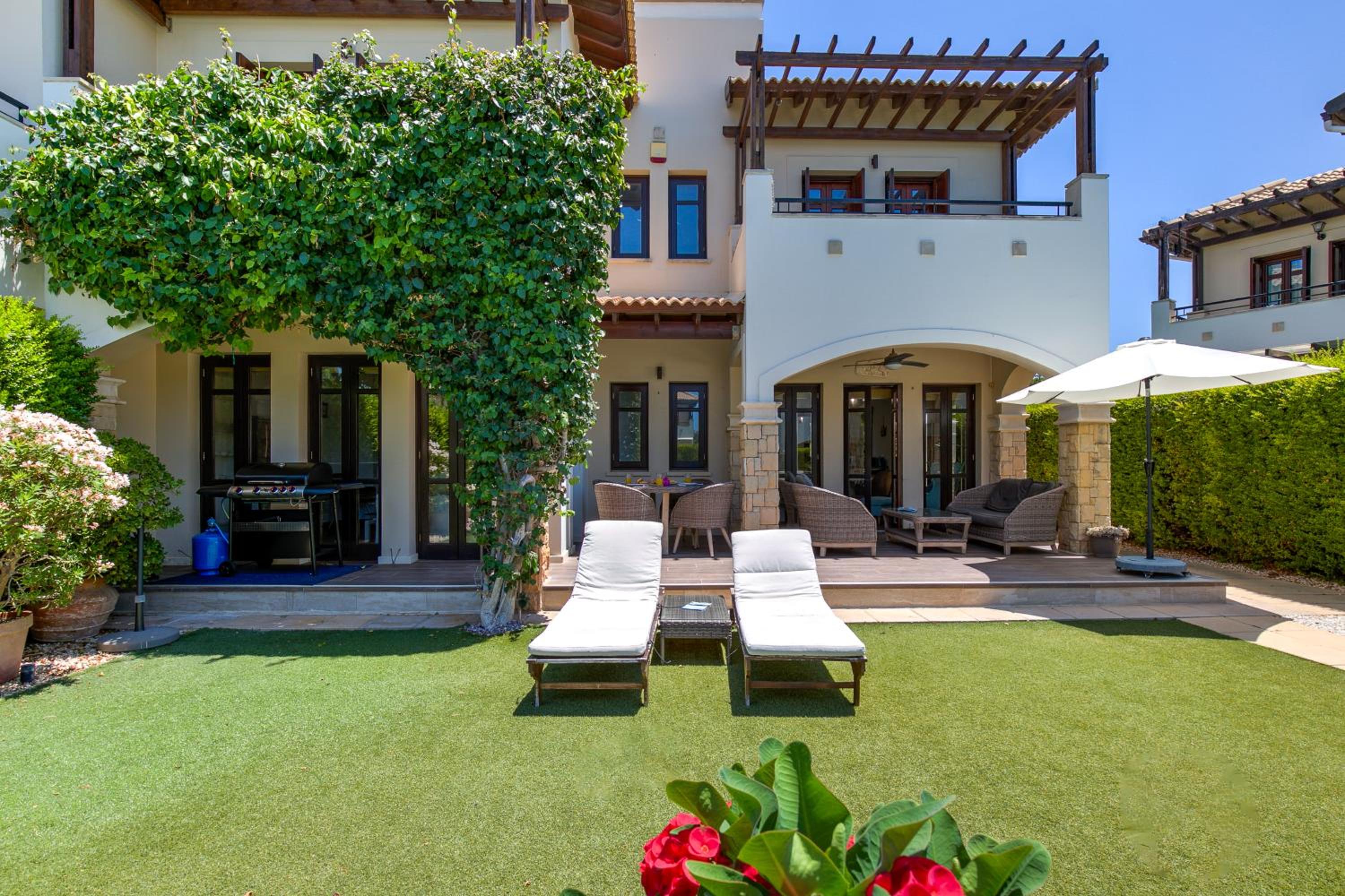 Junior Villa Zeus, hot tub and communal pool, Aphrodite Hills