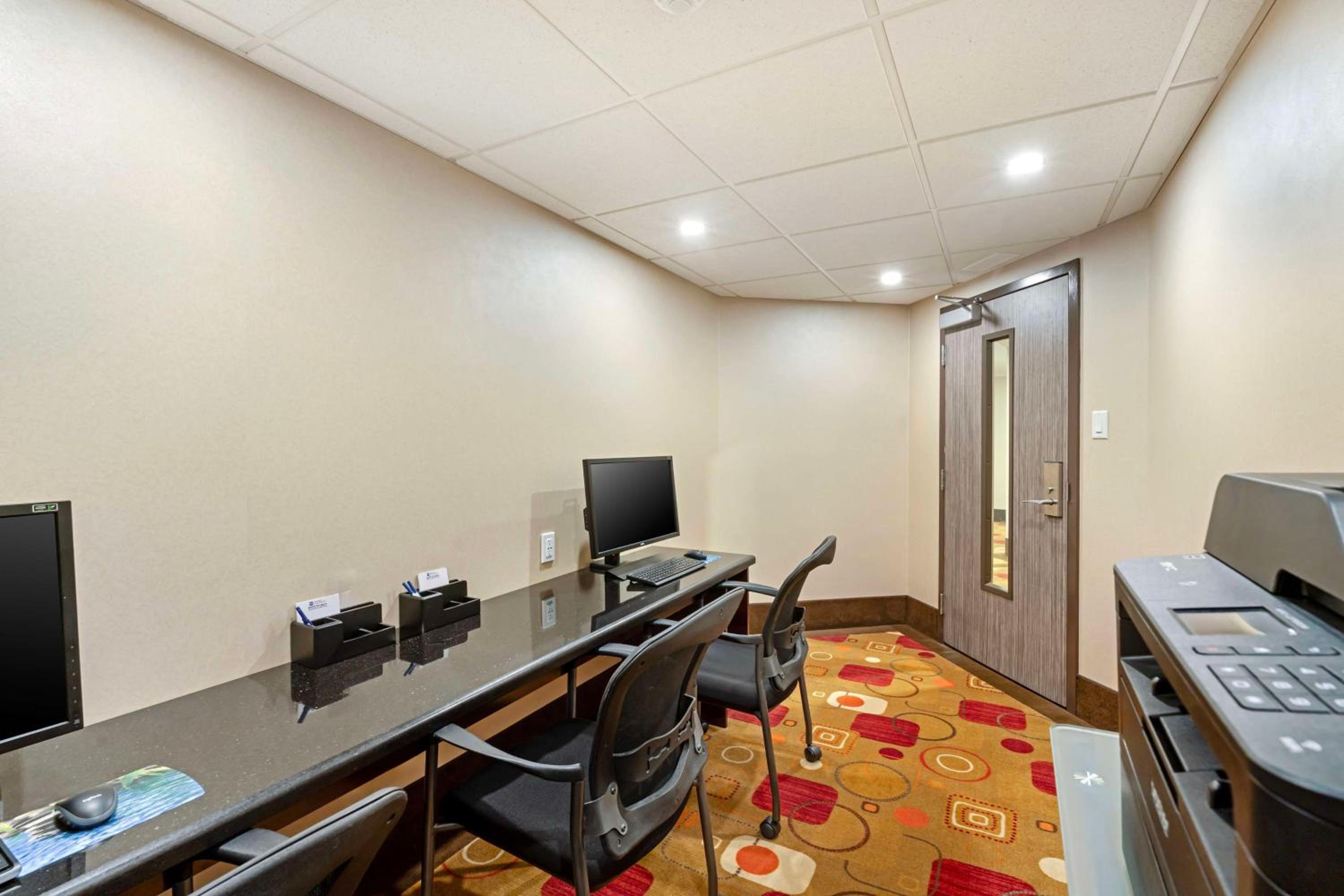 Nanaimo Vacations - Best Western Northgate - Property Image 7