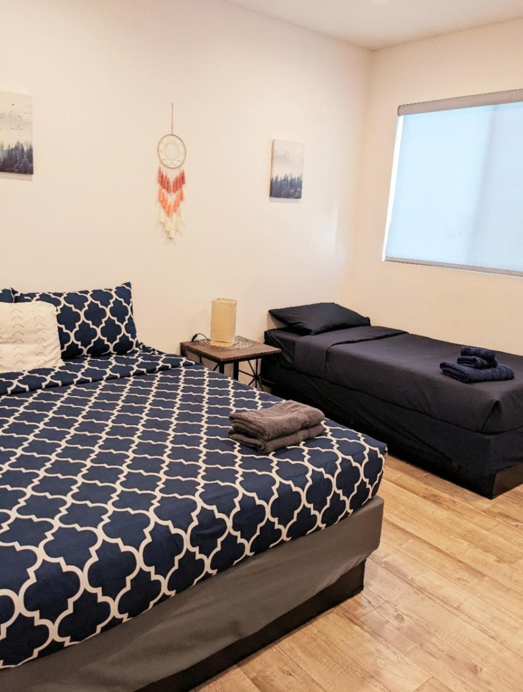4BR/4BR modern house at Mid-city