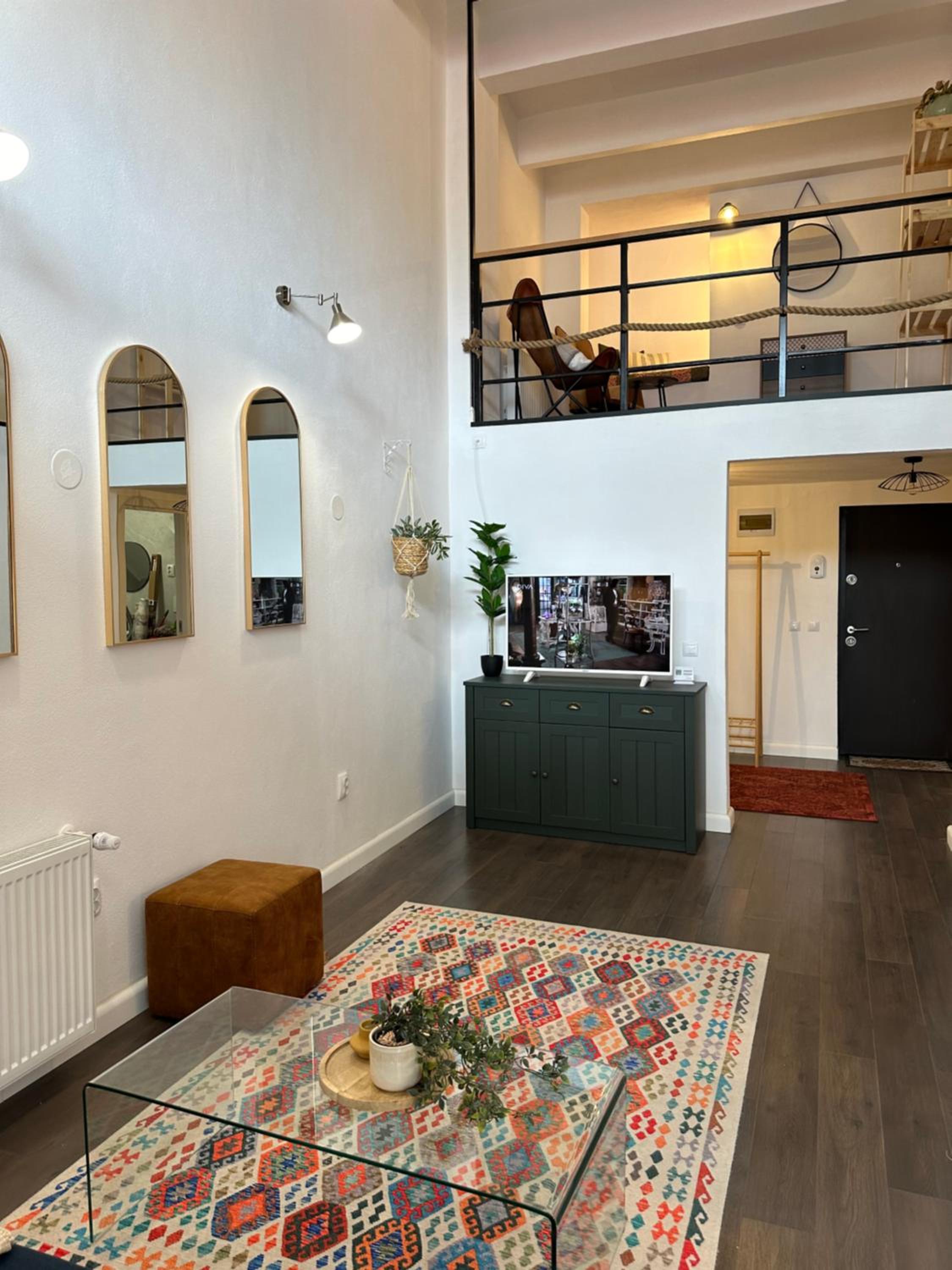 Daisy Apartment 7 view 4