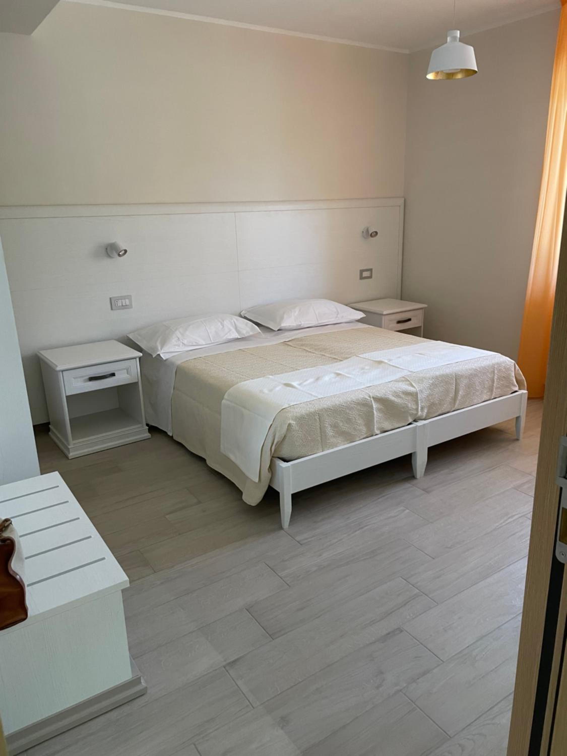 Fd Lorichella view 3