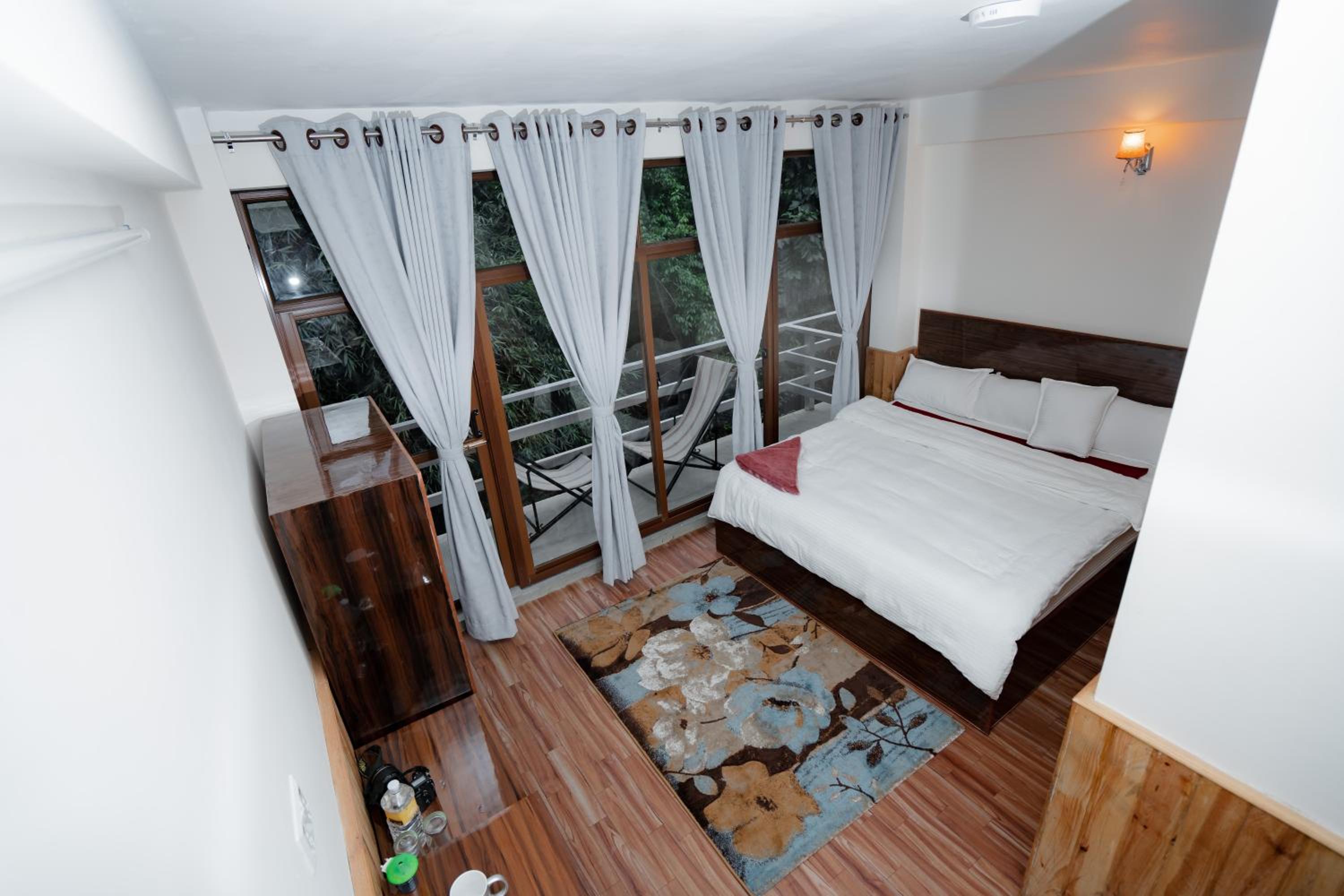 The Last Resort - Rooms view 5