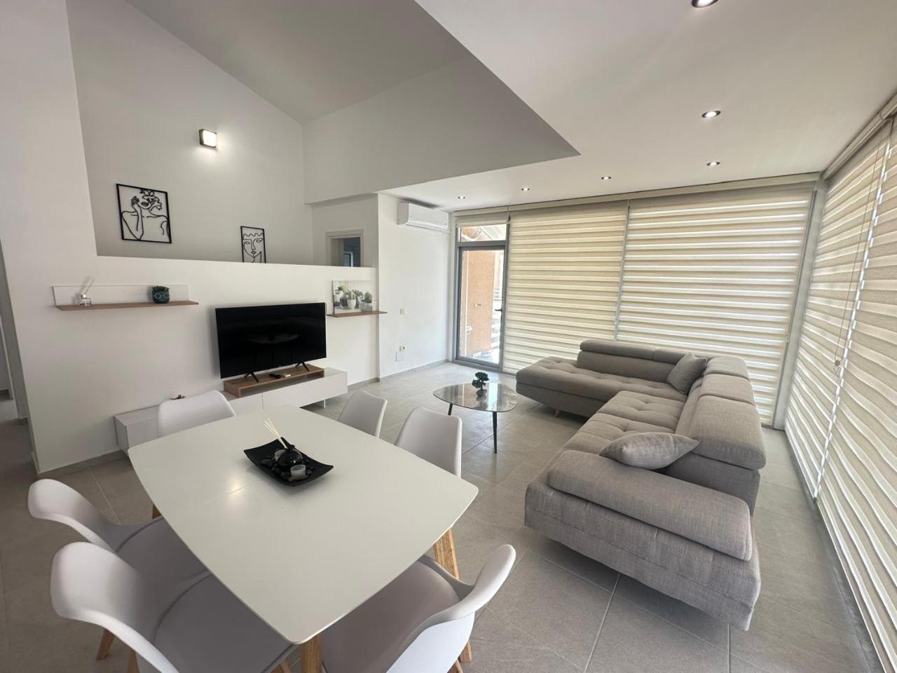 TreA Accomodations - Maya Terrace Sea View