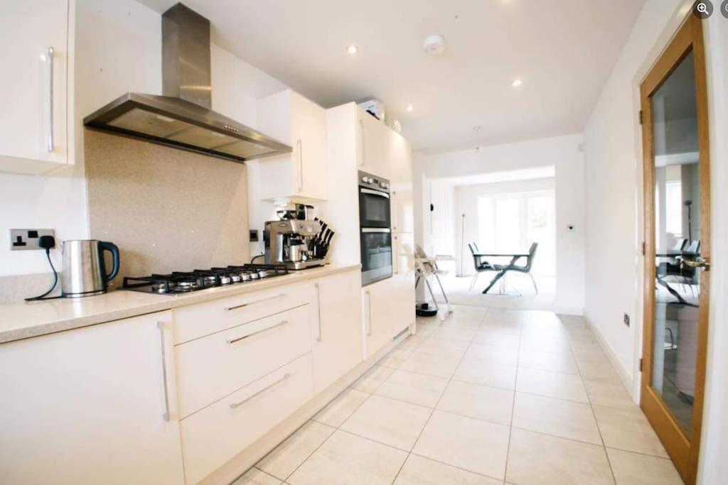 Stylish Family 3 bedroom home nr Llandudno