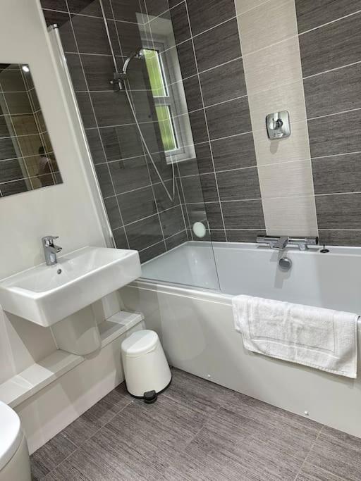 Stylish Family 3 bedroom home nr Llandudno