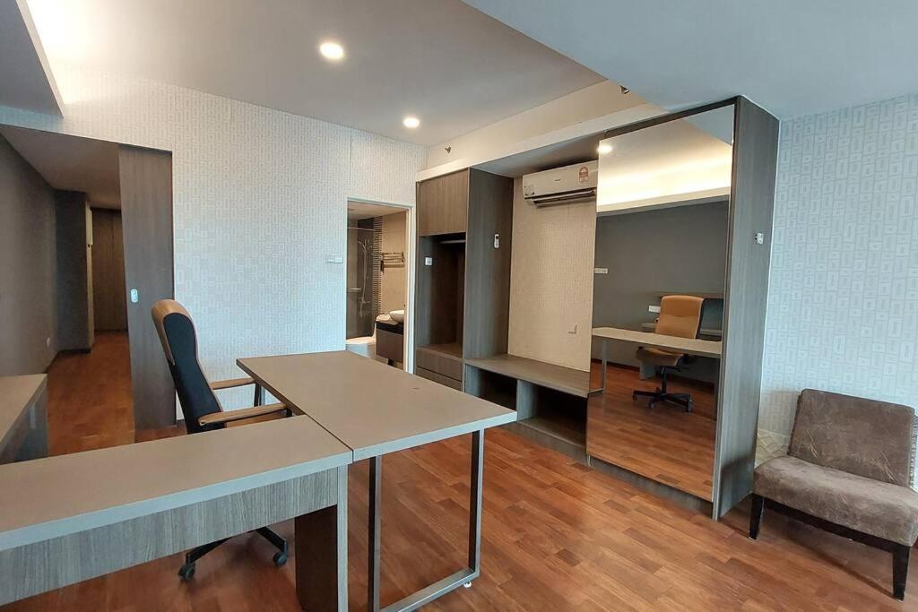 IHomes33 Nexus Suites Shah Alam Balcony photo 6