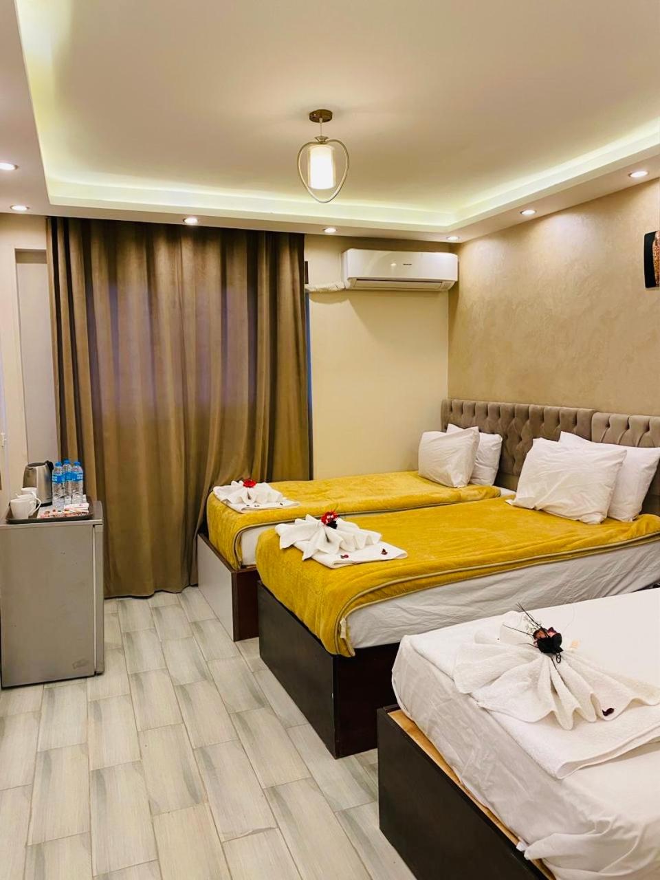 Venus Pyramids Inn - Top Roof Access W Free Break Fast