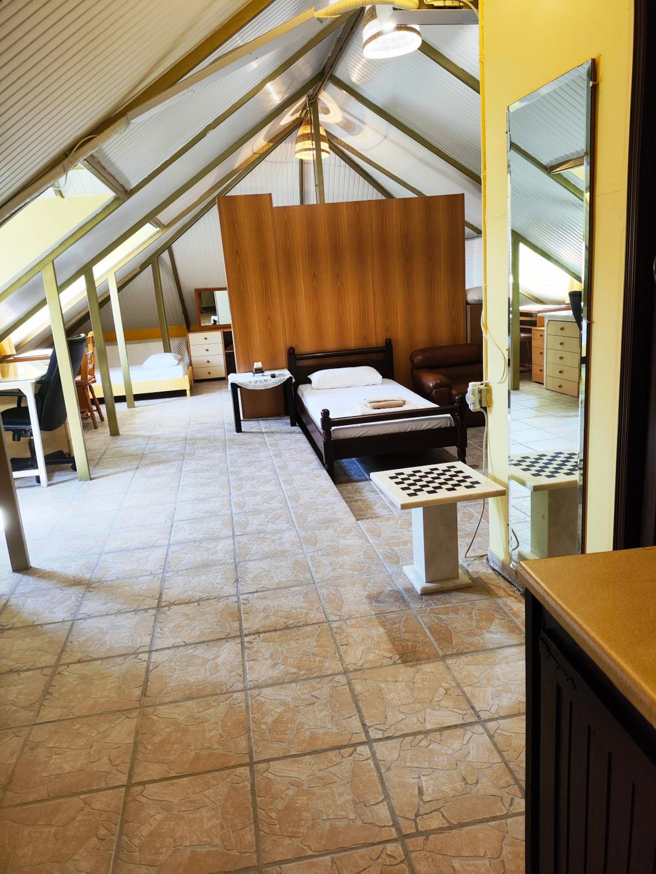 Foothills loft