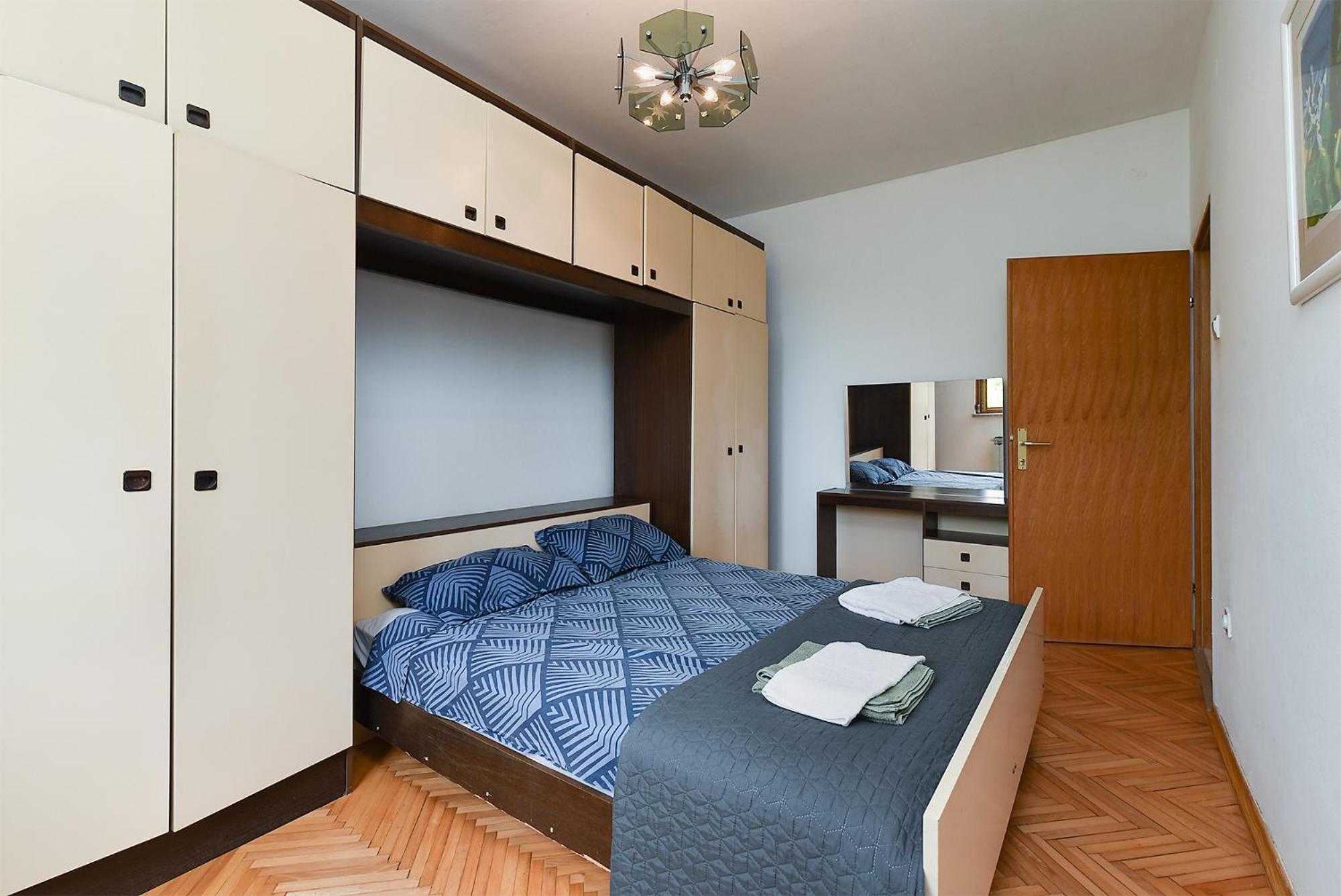 Apartment Muntic 2361 view 5
