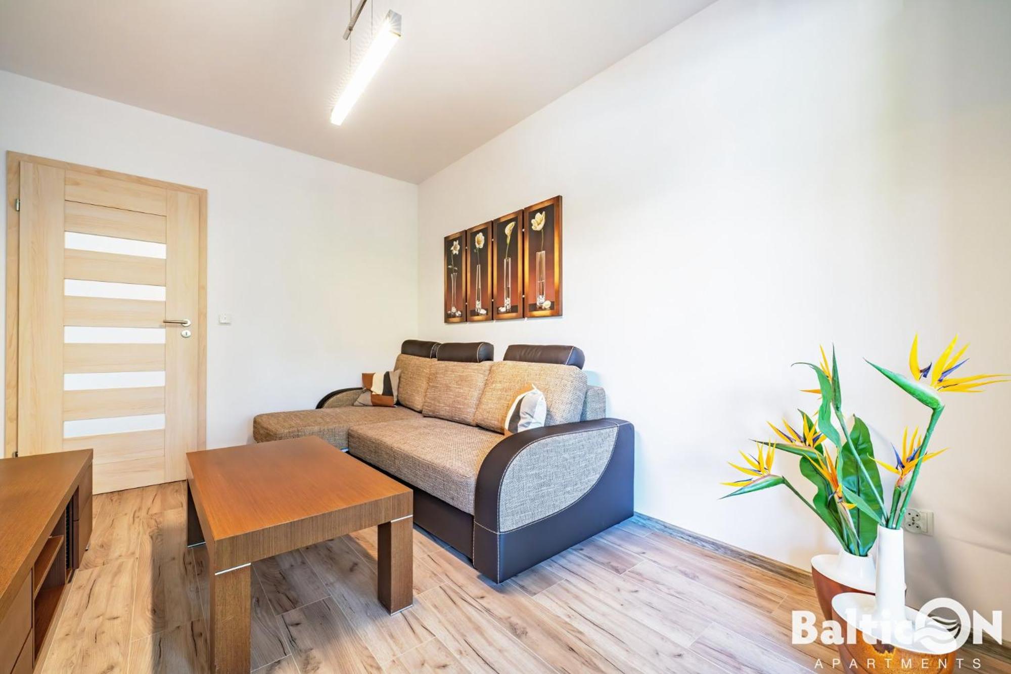 Apartamenty BalticON Polanki - Sauna, Fitness inclusive - Basen latem, Pool im Sommer