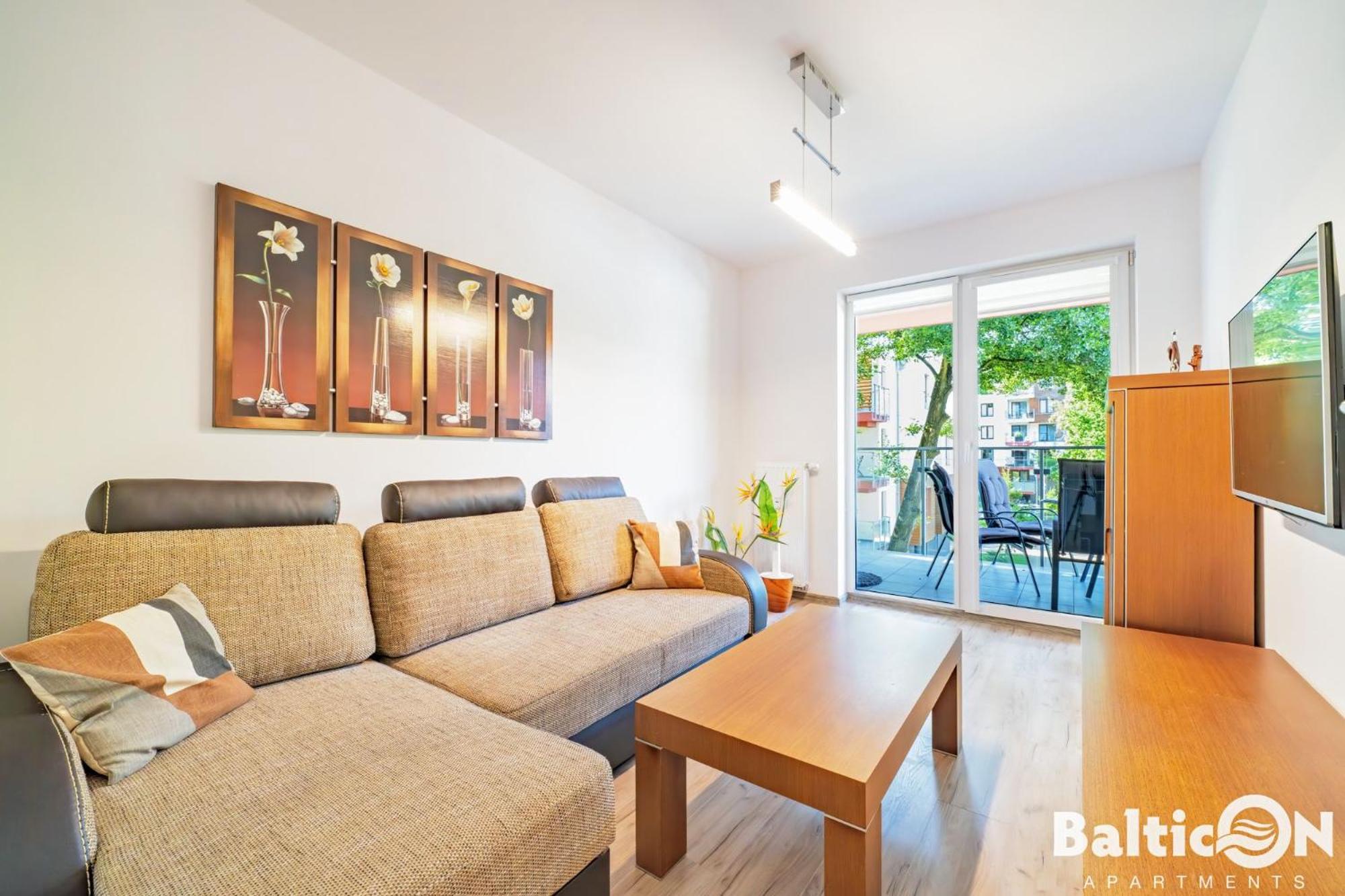 Apartamenty BalticON Polanki - Sauna, Fitness inclusive - Basen latem, Pool im Sommer