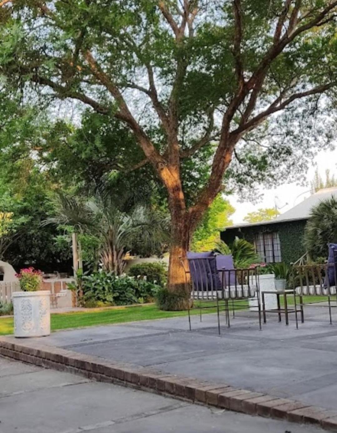J'Cups Guest House