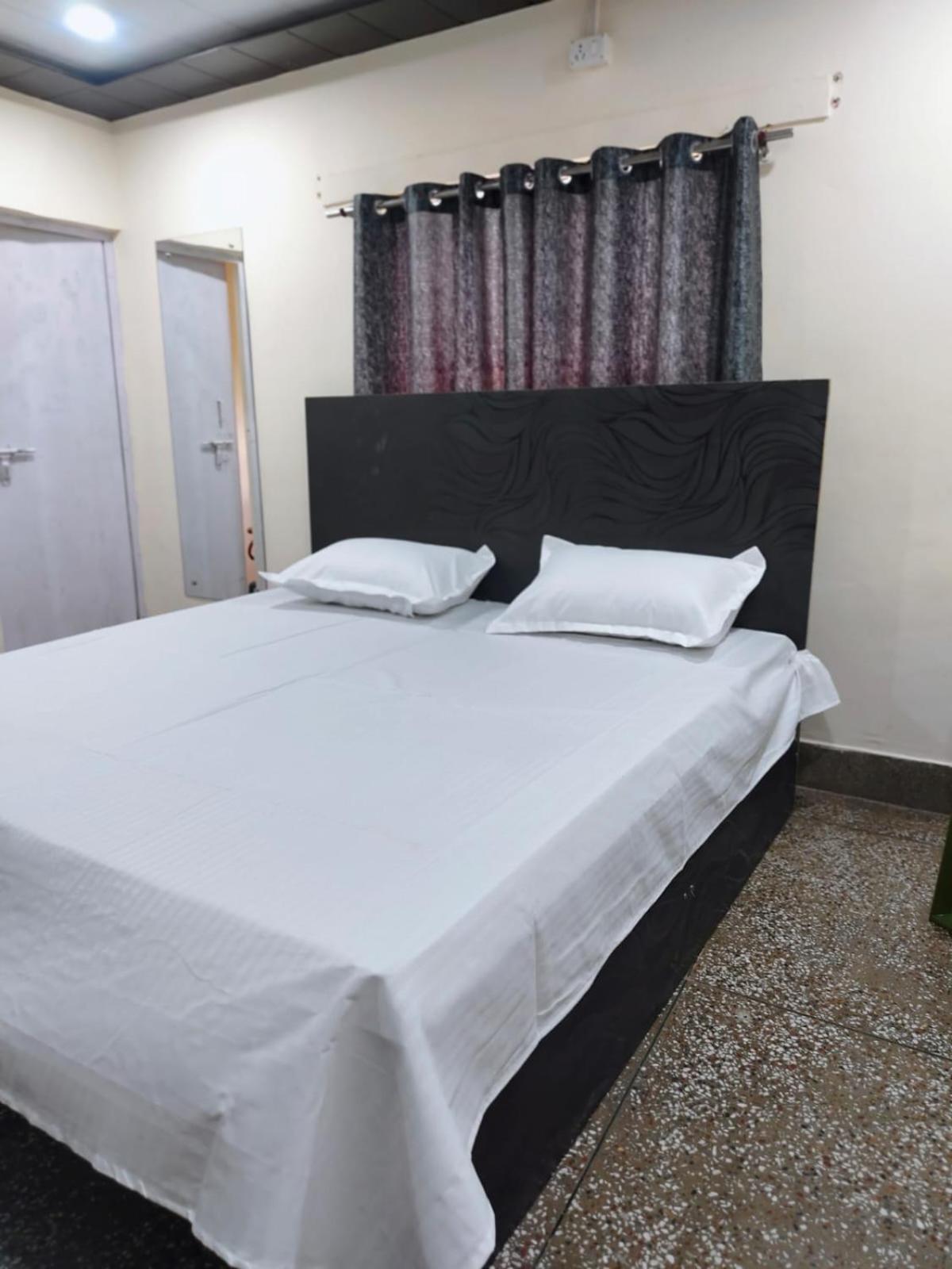 Hotel Crystal Dreams