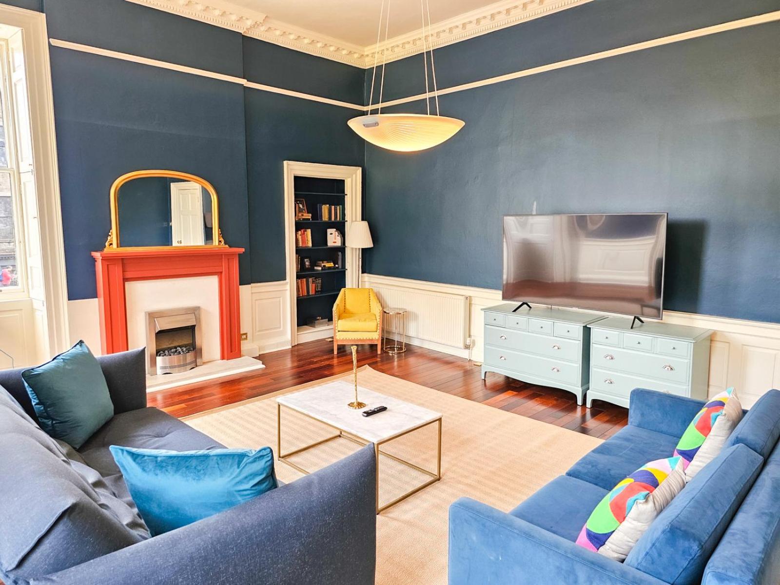 Spacious 2 Bedroom Apartment in the heart of New Town view 2