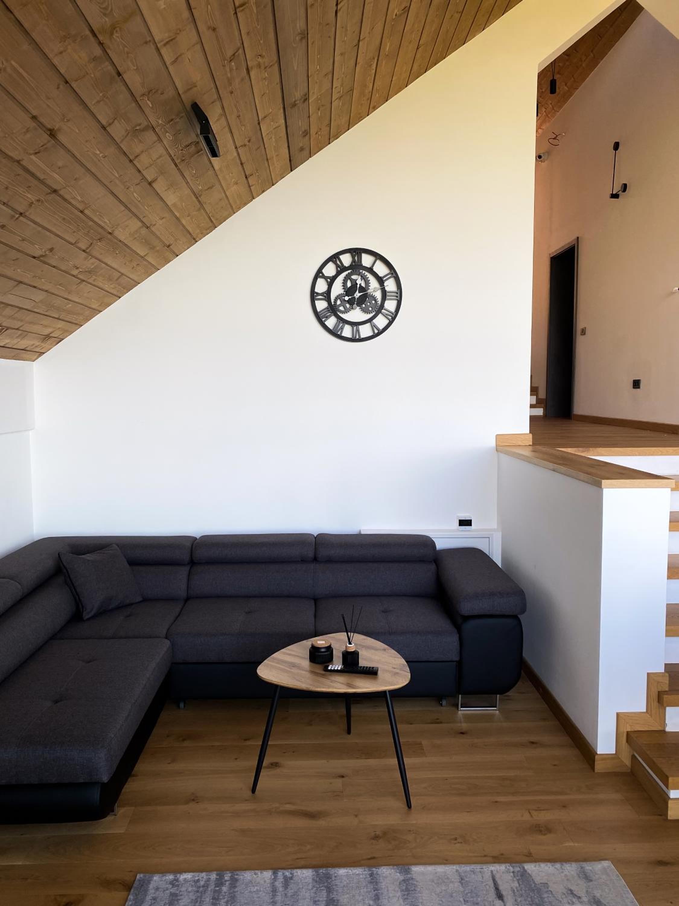 Altfel Bran Chalet 1 view 4