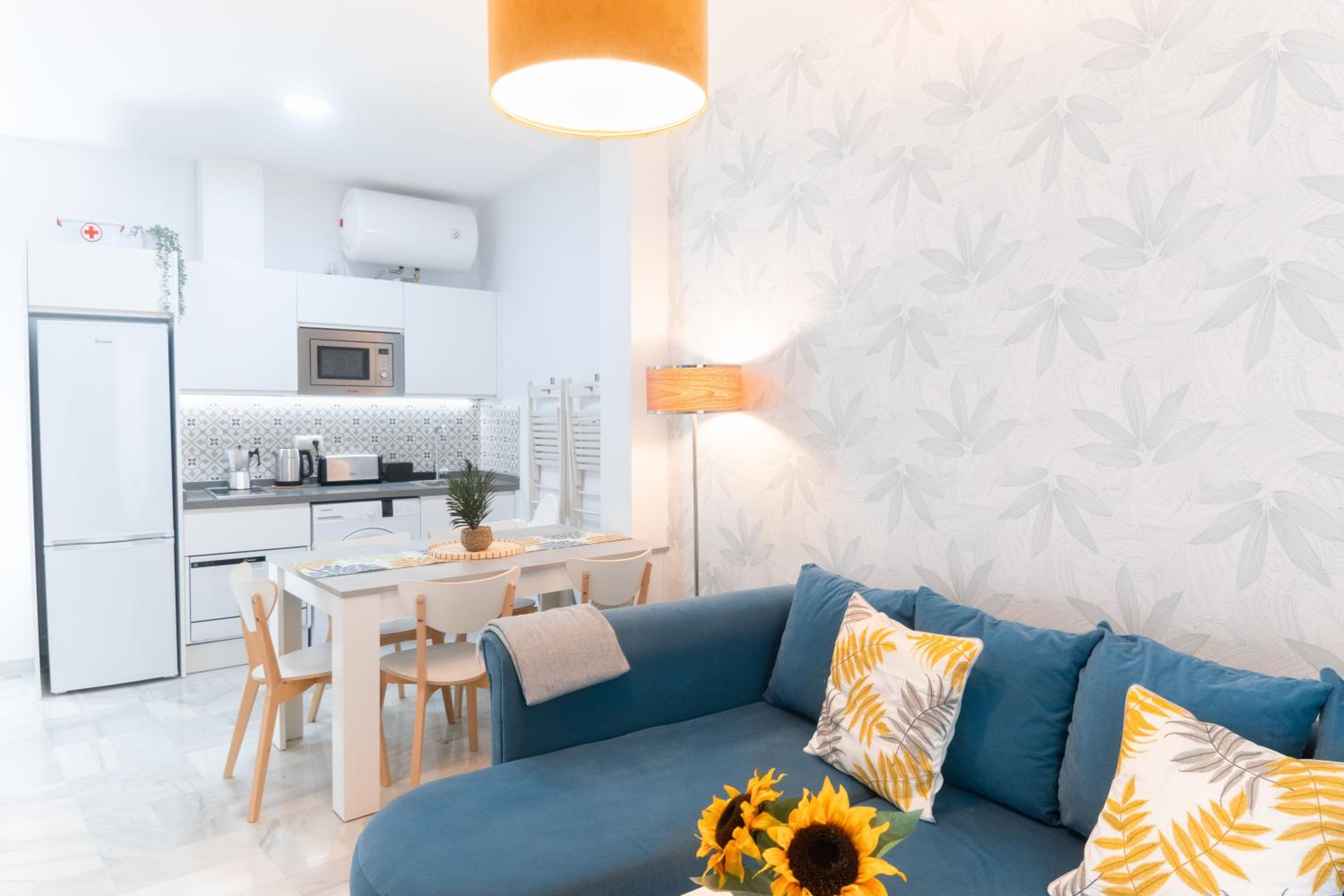 Downtown Apartment 3 bedrooms, 2 bathrooms, wifi photo 2