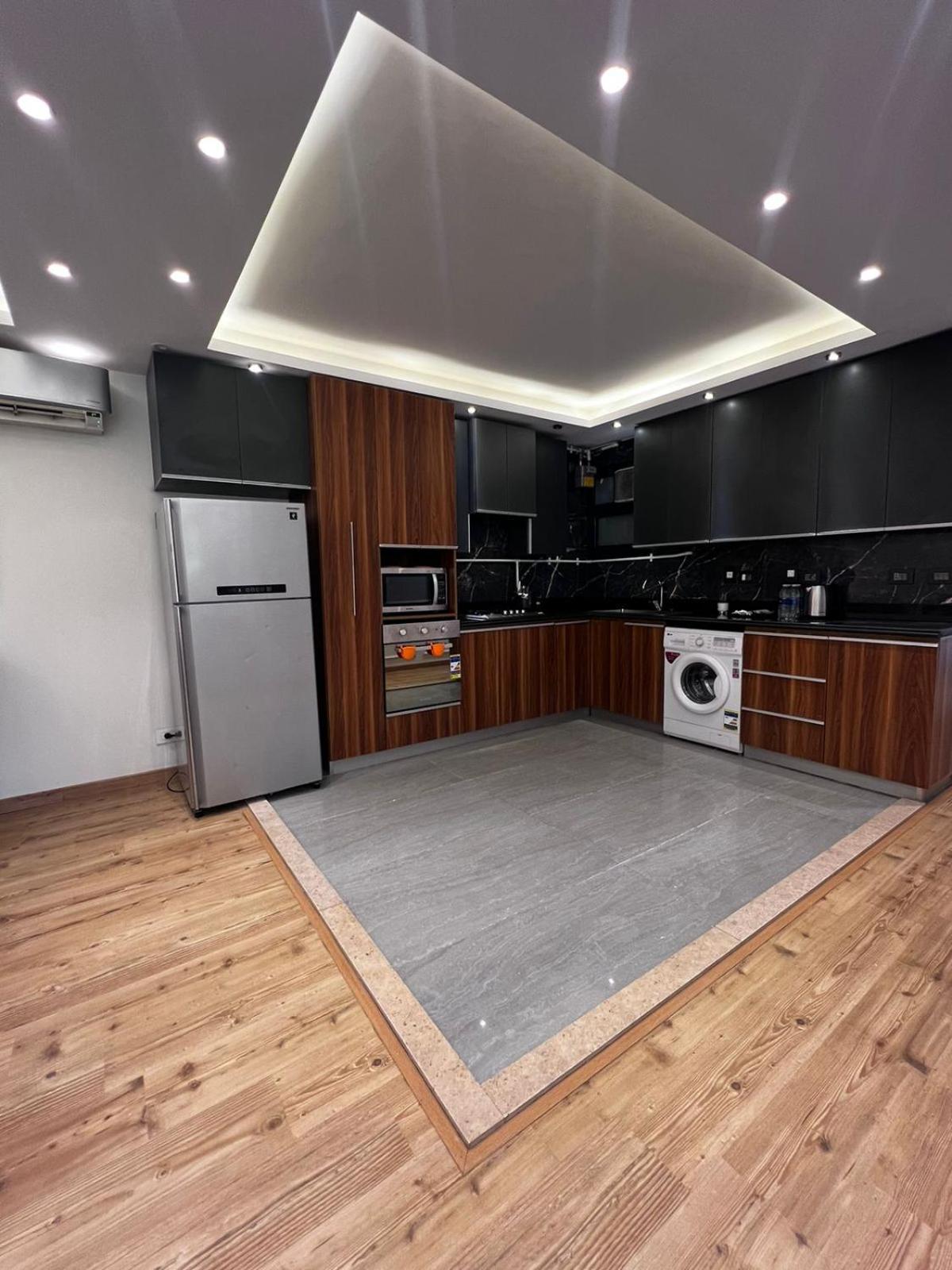 New Cairo luxury apartment with privat garden