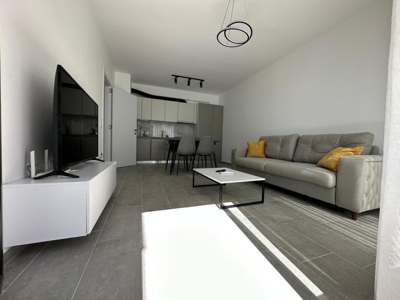 Modern Seaview Apartments photo 2