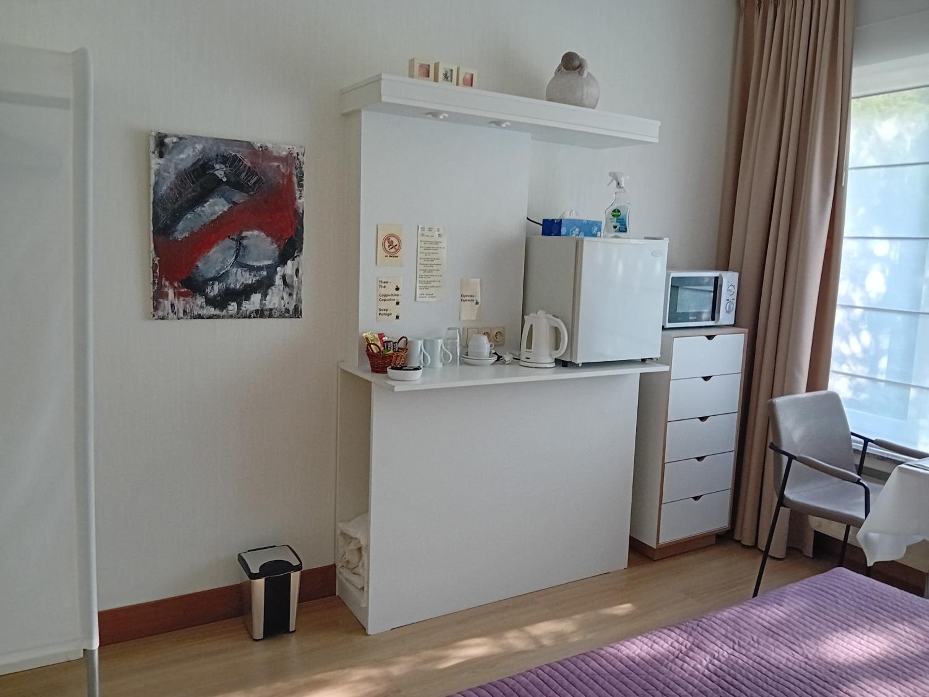 B&B Roseland