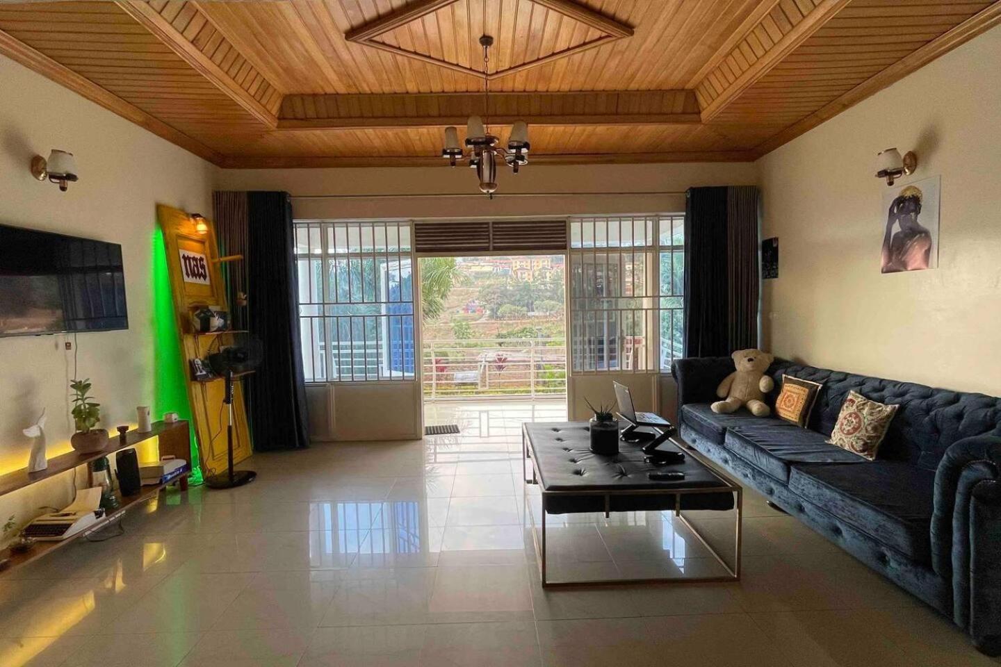 House - Sleeps 6 - Parking - Garden view 4