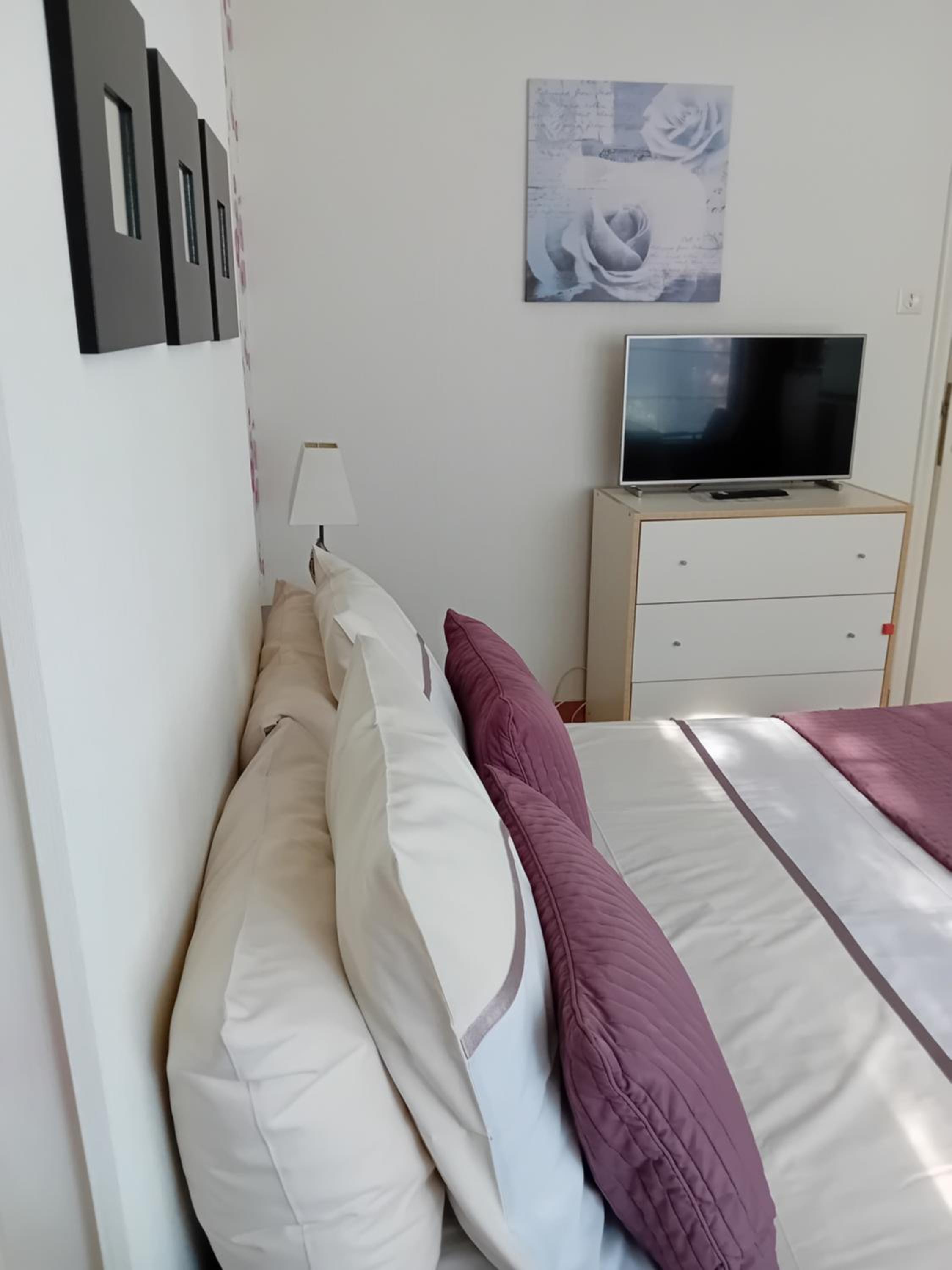 B&B Roseland