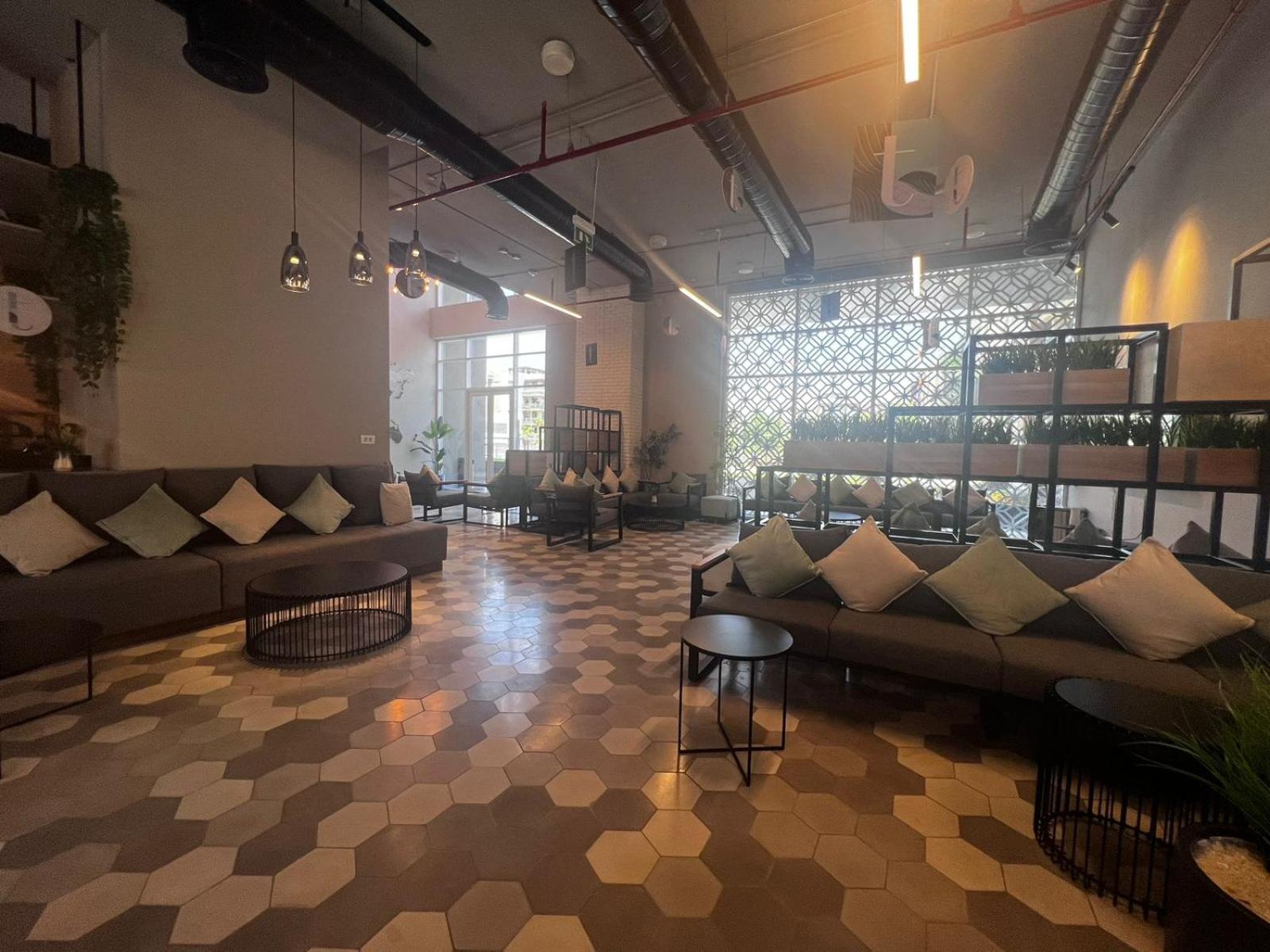 New Cairo luxury apartment with privat garden