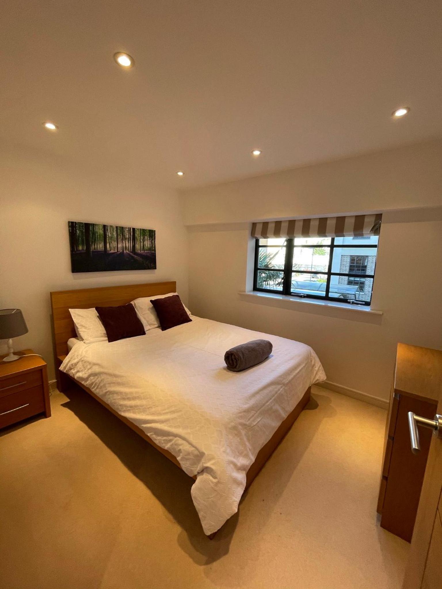 3 Bedroom - Wallis Square Farnborough view 3