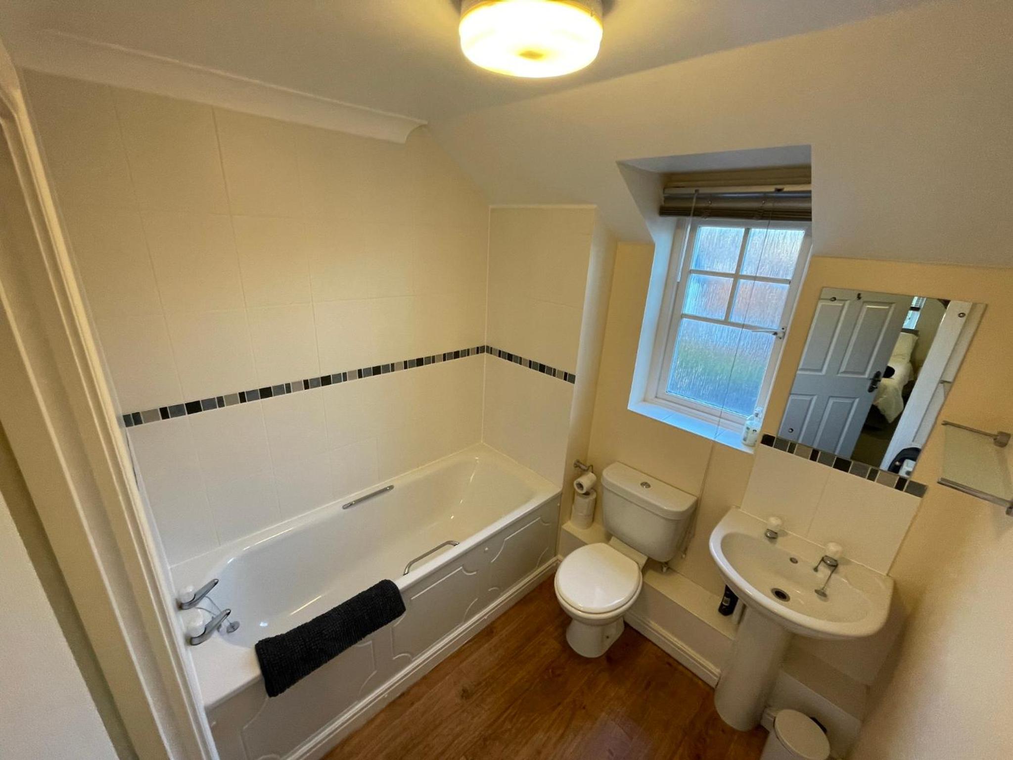 3 Bedroom - Wallis Square Farnborough view 4