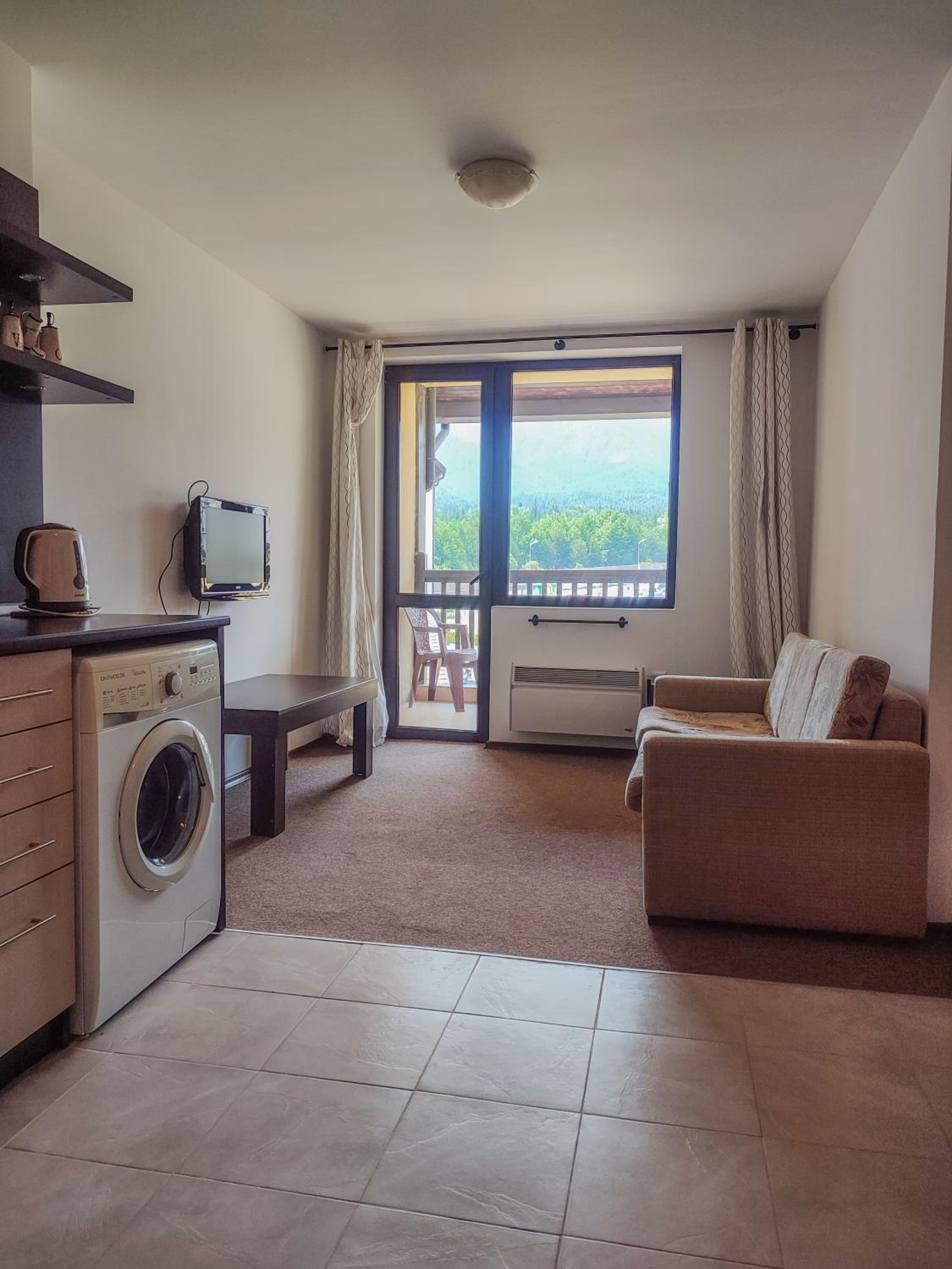 1BR Apartment with Mountain View near the Gondola