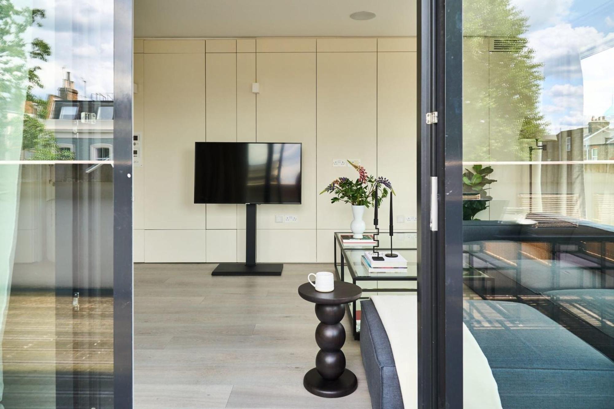 Prestigious Penthouse Haven in London