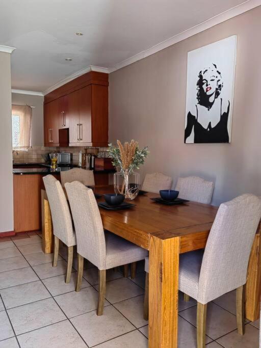 Cozy Bendor Apartment